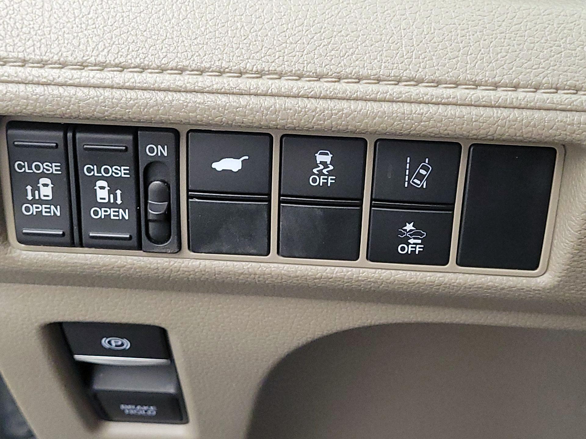 Thumbnail: 2019 Honda Odyssey - 13