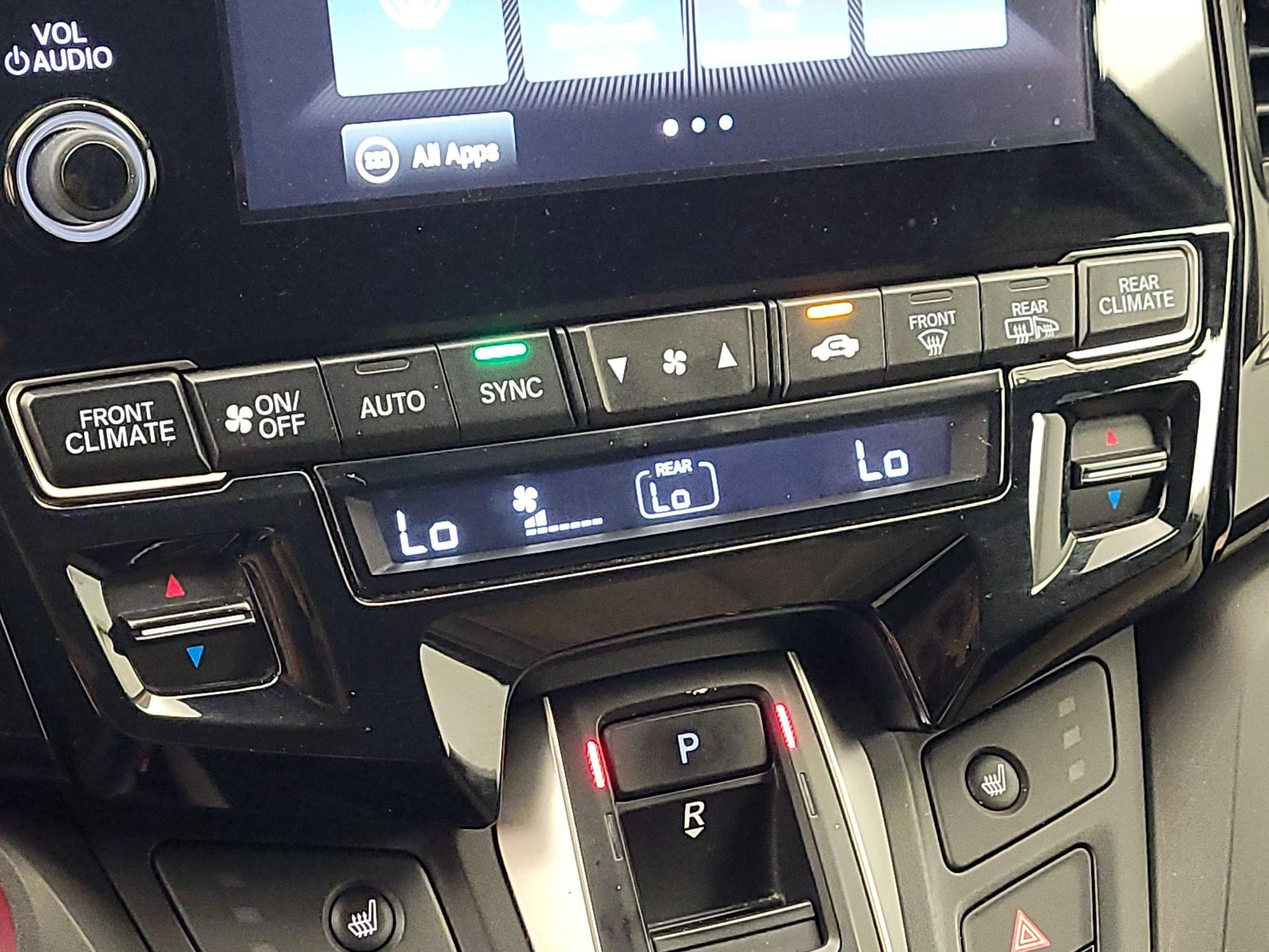 Thumbnail: 2019 Honda Odyssey - 16