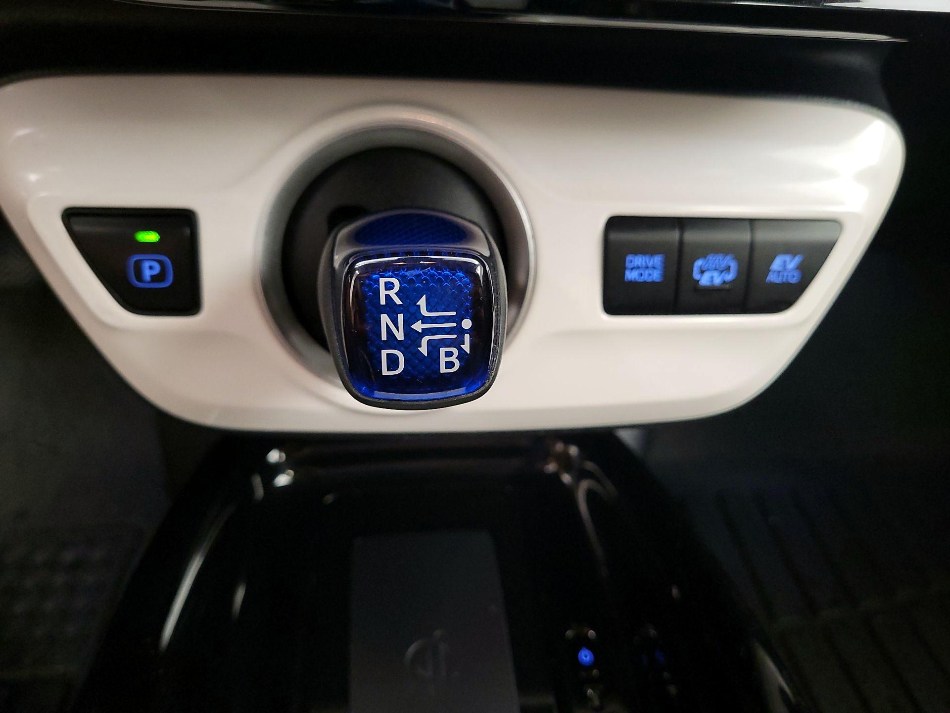 Thumbnail: 2018 Toyota Prius Prime - 15