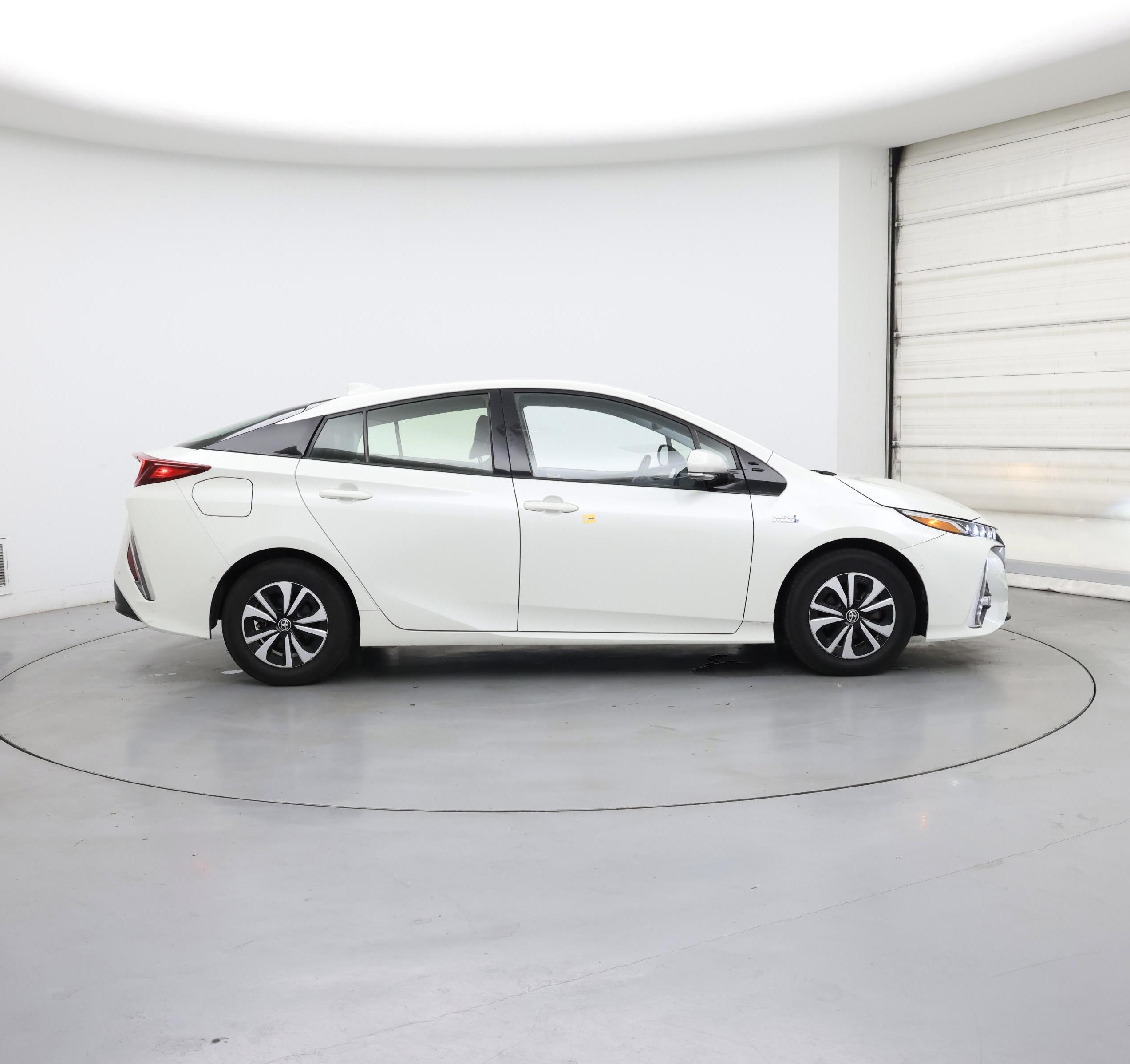 Thumbnail: 2018 Toyota Prius Prime - 7