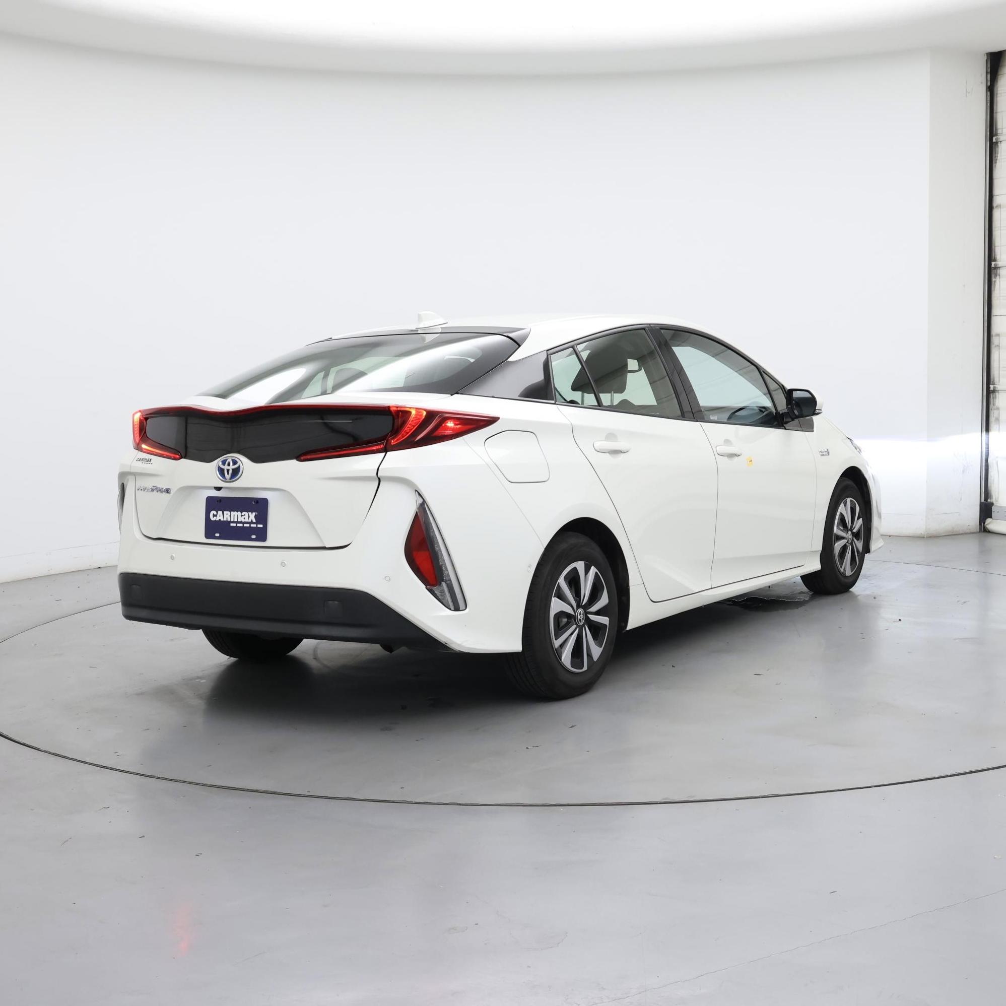 Thumbnail: 2018 Toyota Prius Prime - 8