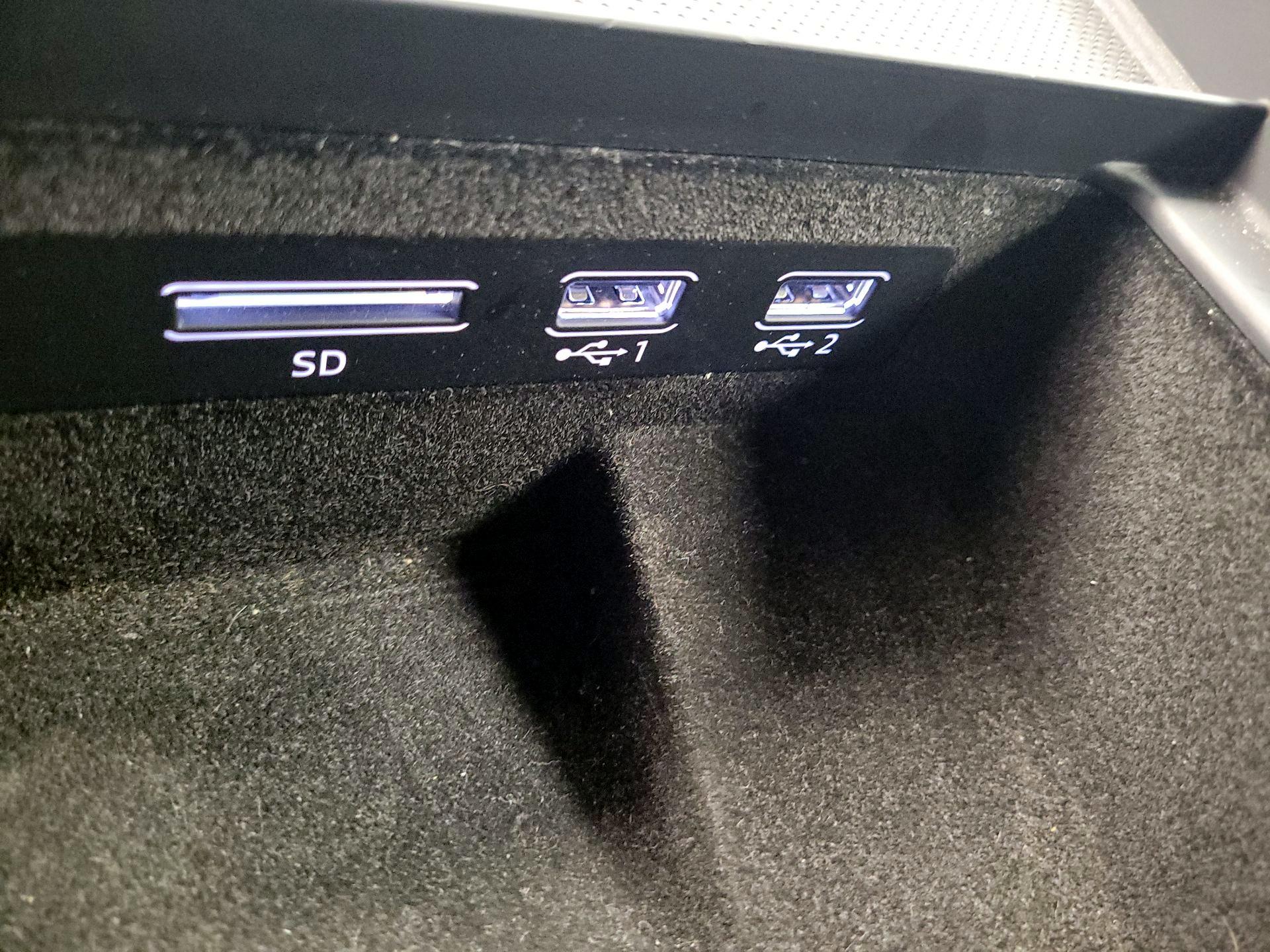 Thumbnail: 2019 Audi Q8 - 16