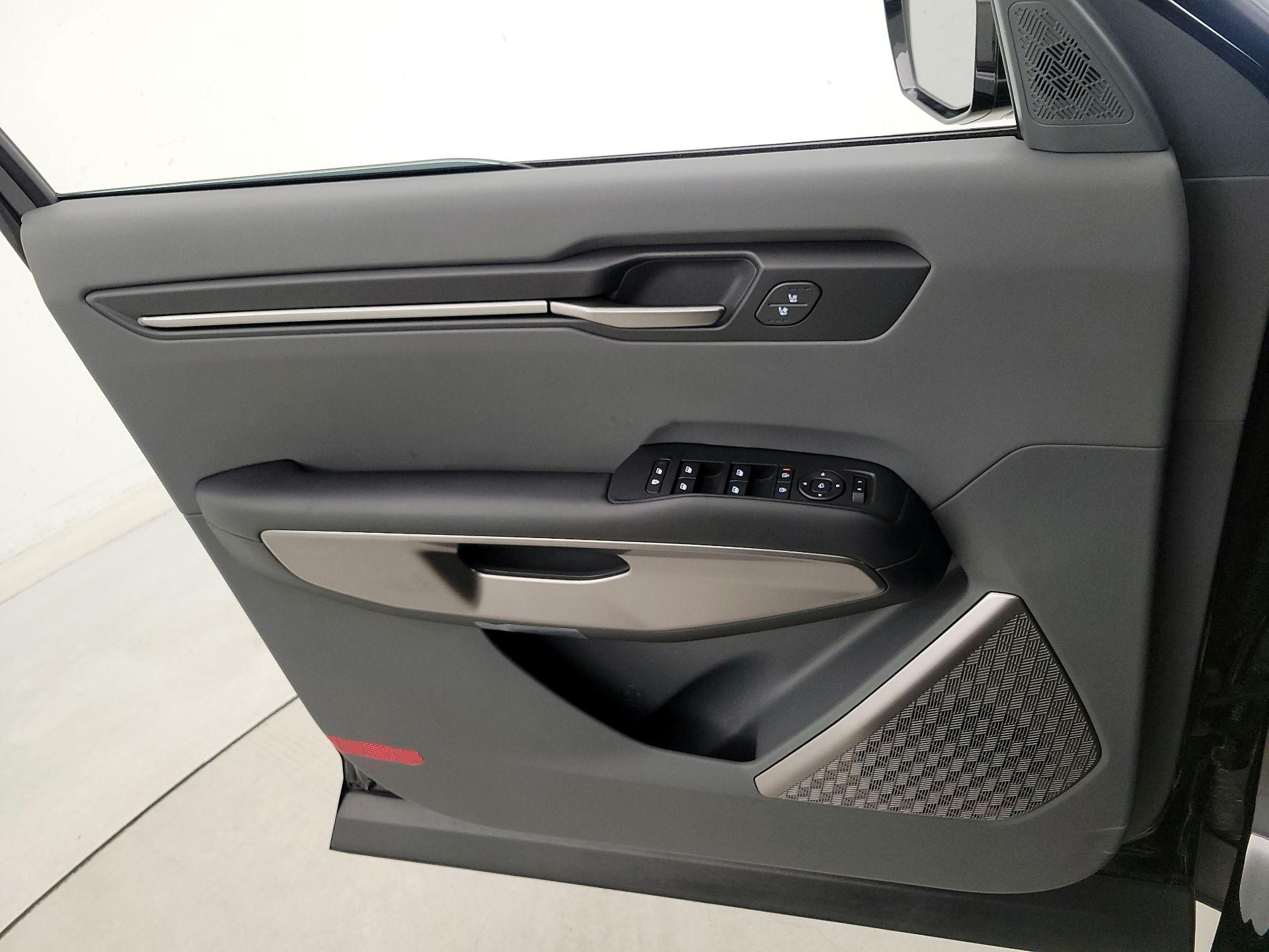 Thumbnail: 2024 Kia EV9 - 12