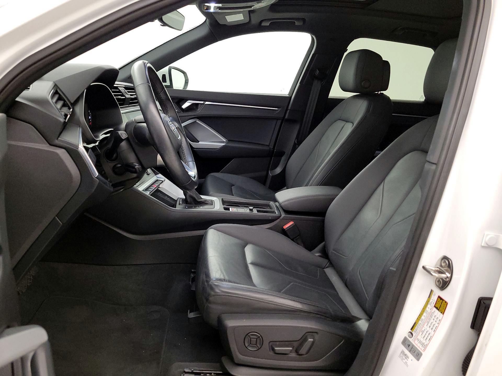 Thumbnail: 2020 Audi Q3 - 11