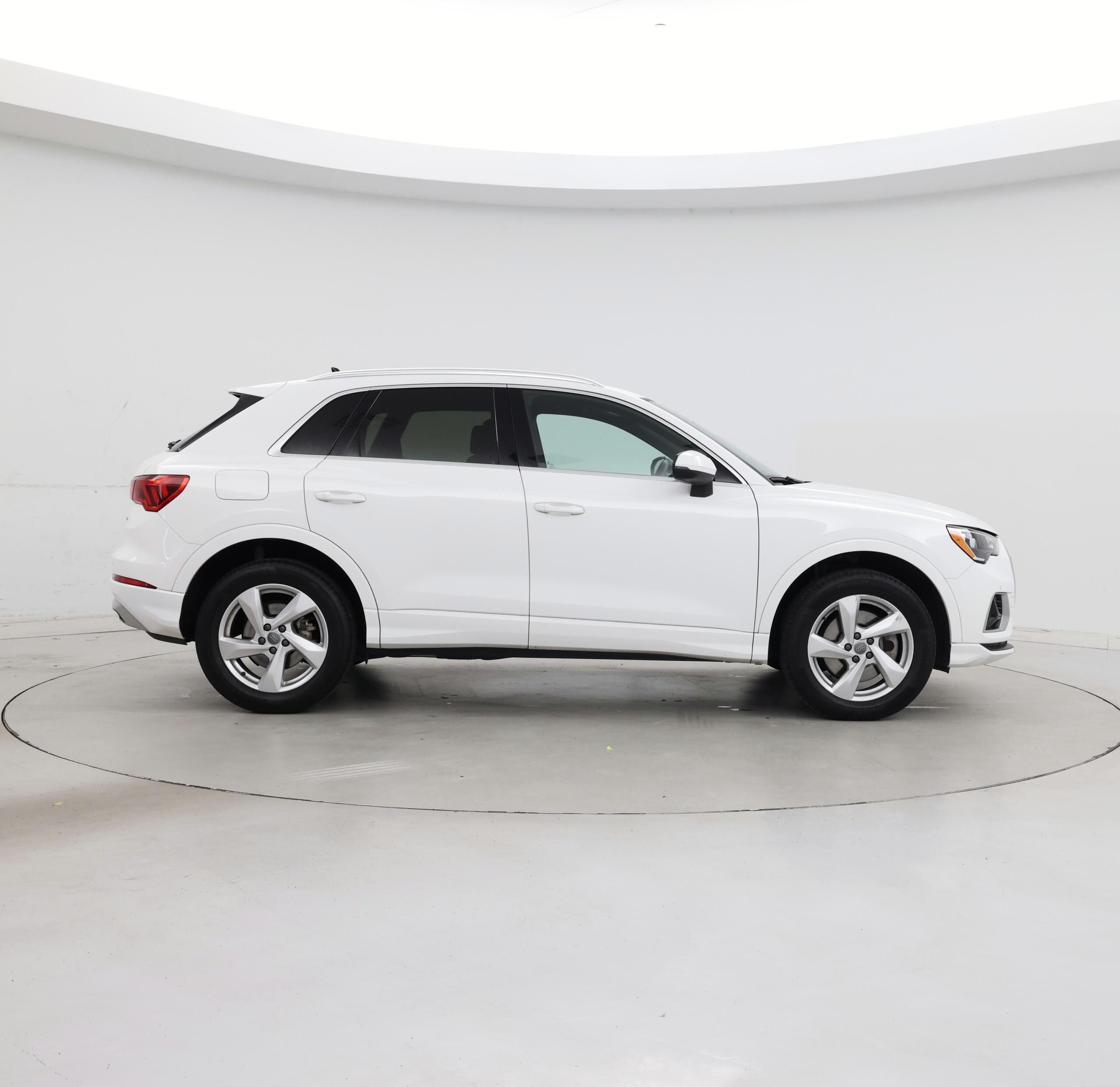 Thumbnail: 2020 Audi Q3 - 7