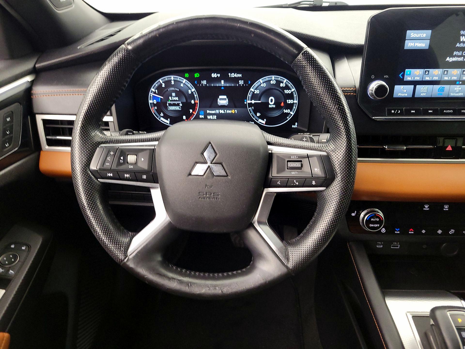 Thumbnail: 2022 Mitsubishi Outlander - 10