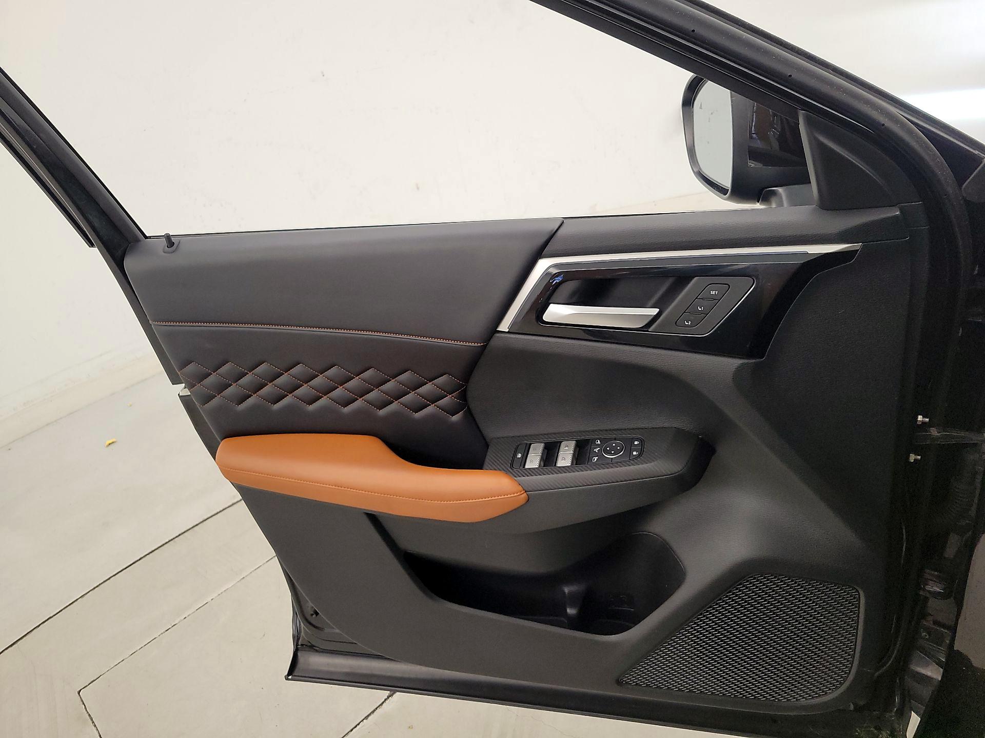 Thumbnail: 2022 Mitsubishi Outlander - 12