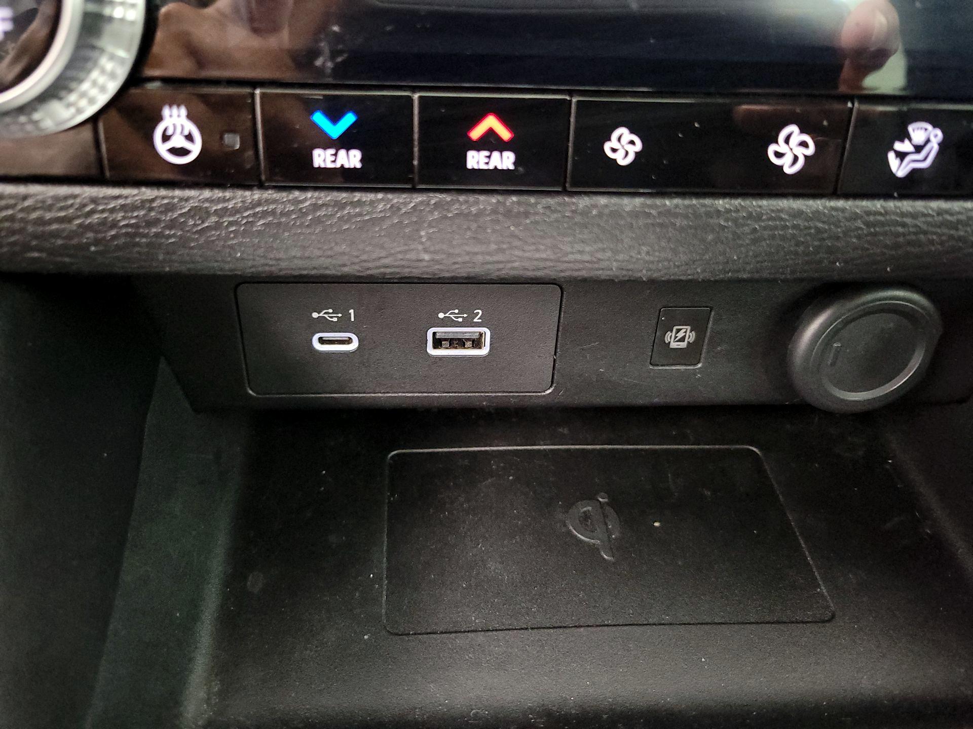Thumbnail: 2022 Mitsubishi Outlander - 18