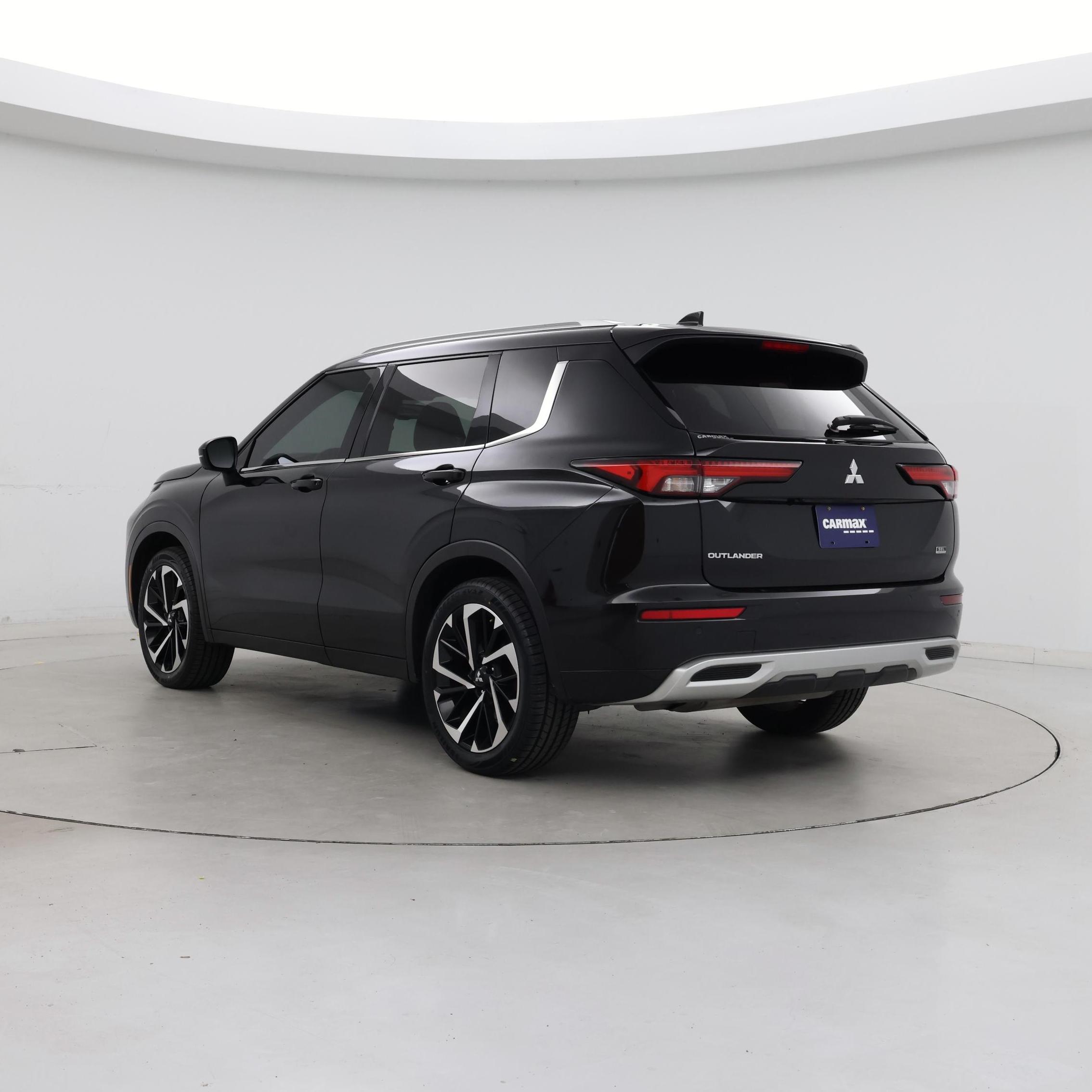 Thumbnail: 2022 Mitsubishi Outlander - 2