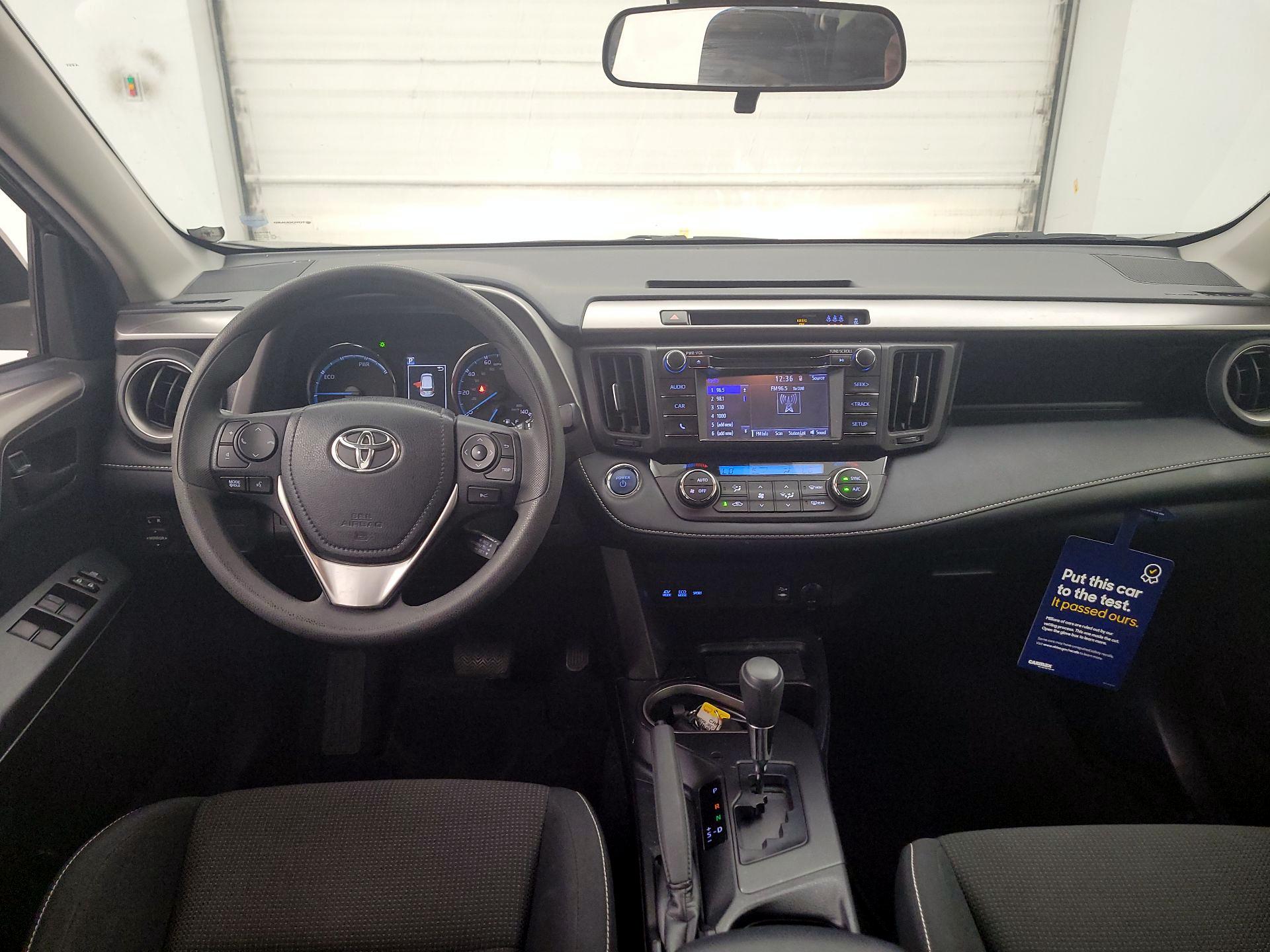 Thumbnail: 2018 Toyota RAV4 - 9