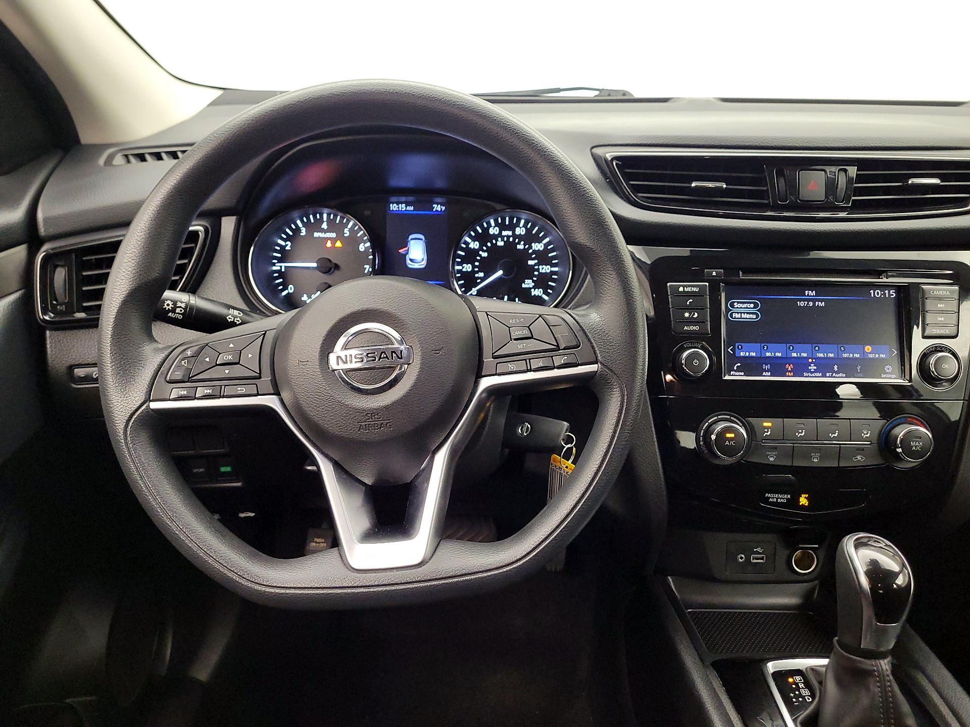Thumbnail: 2021 Nissan Rogue Sport - 10