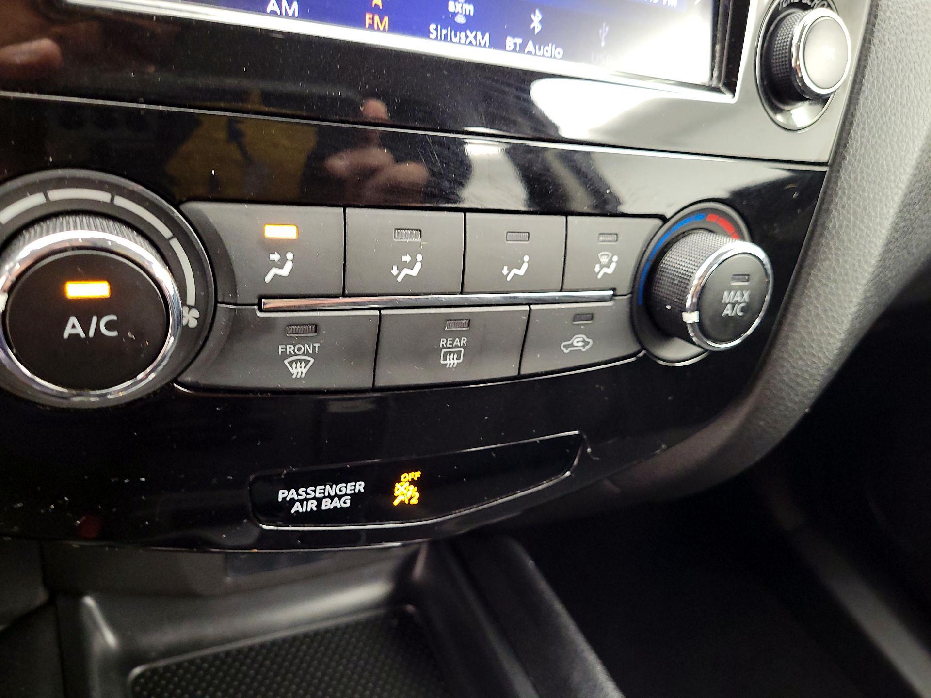 Thumbnail: 2021 Nissan Rogue Sport - 14