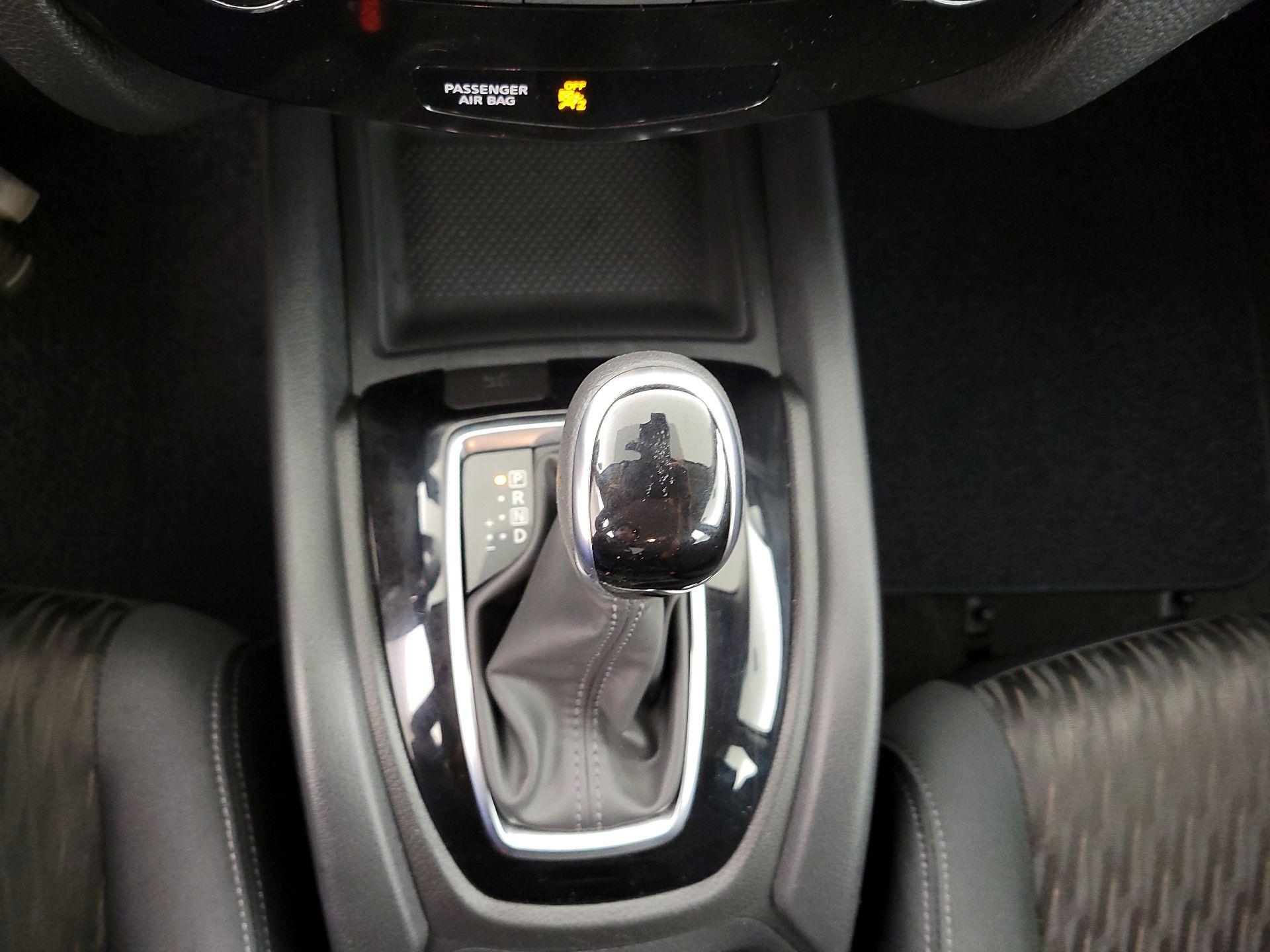 Thumbnail: 2020 Nissan Rogue - 17