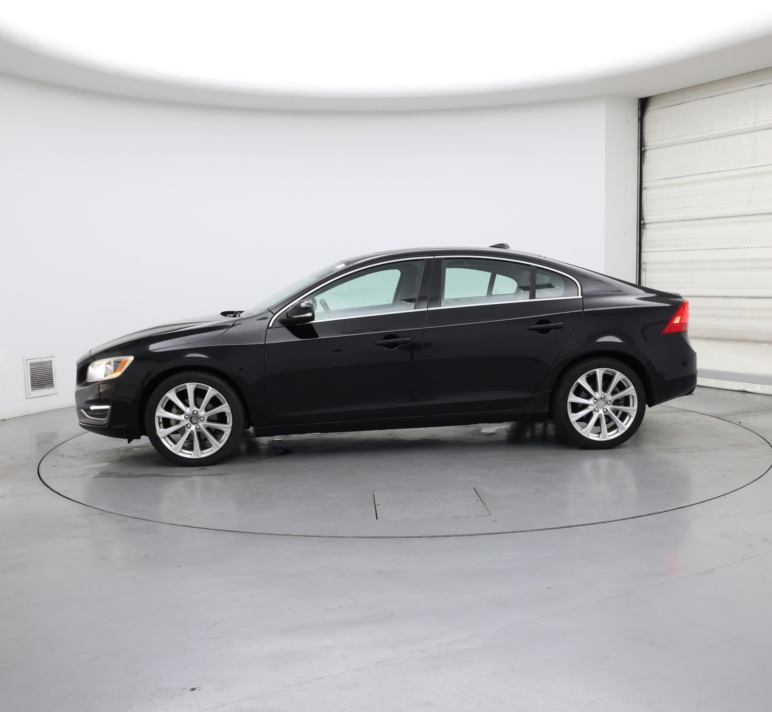 Thumbnail: 2018 Volvo S60 - 3