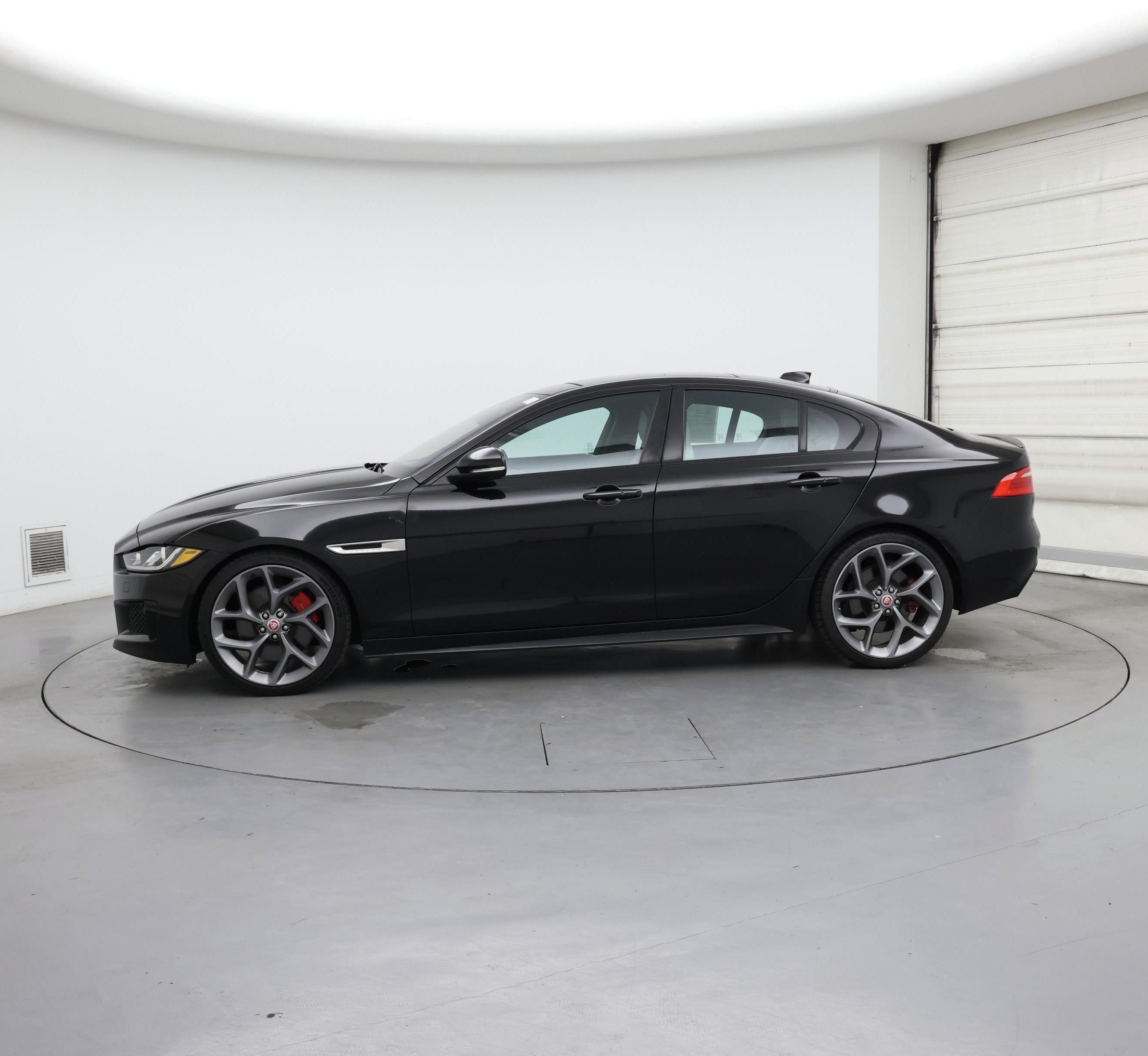 Thumbnail: 2019 Jaguar XE - 3