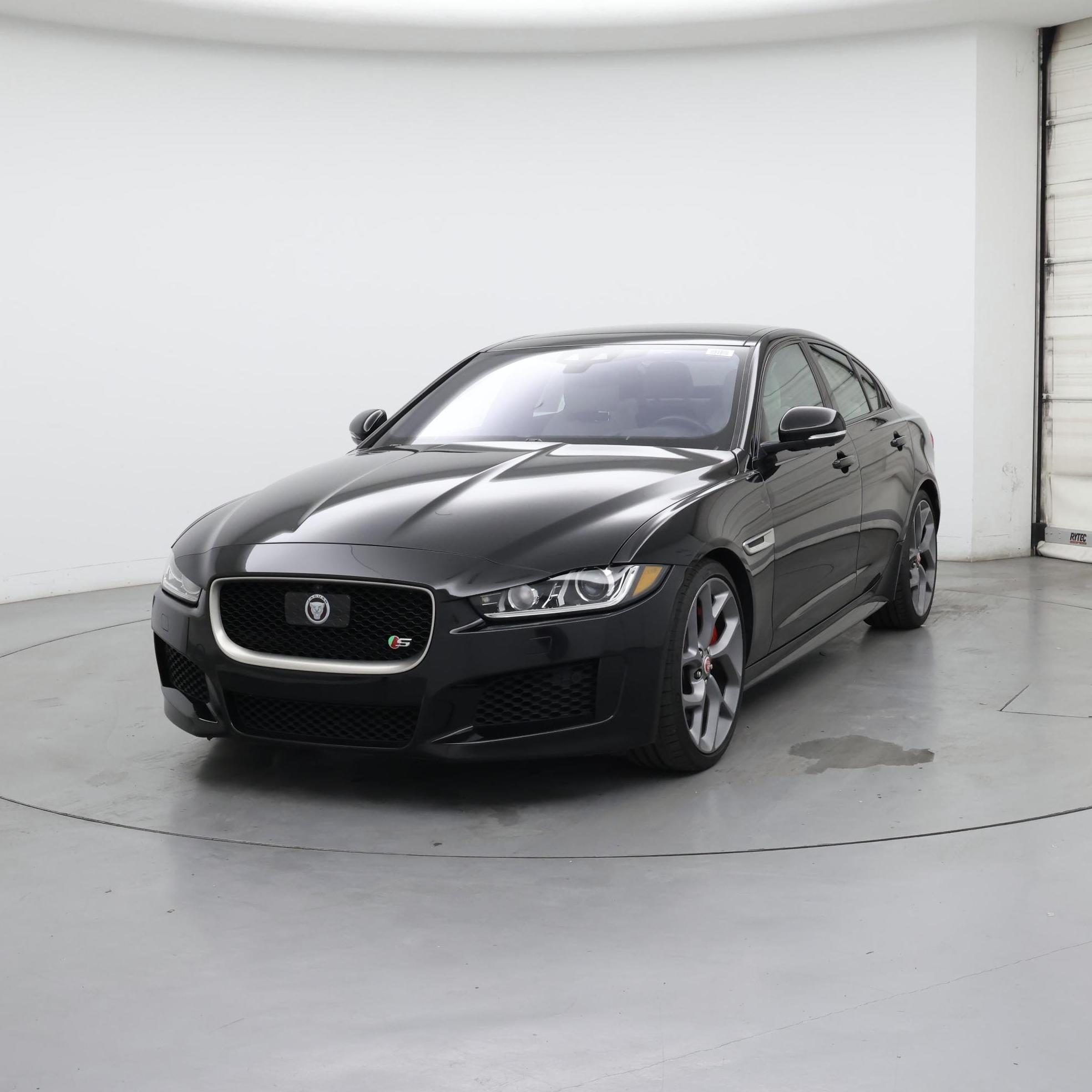 Thumbnail: 2019 Jaguar XE - 4