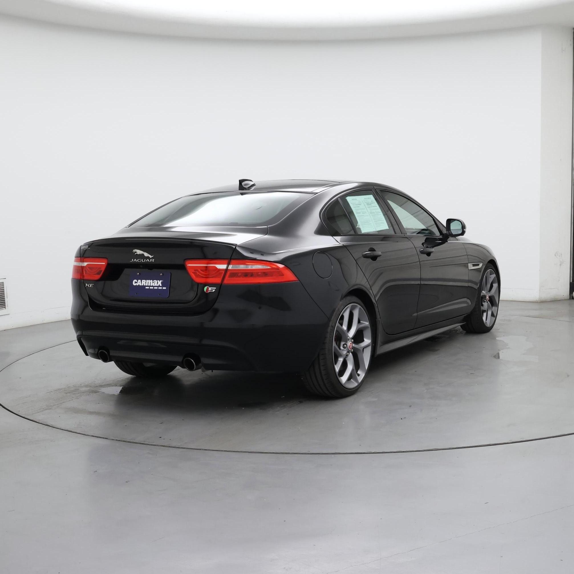 Thumbnail: 2019 Jaguar XE - 8