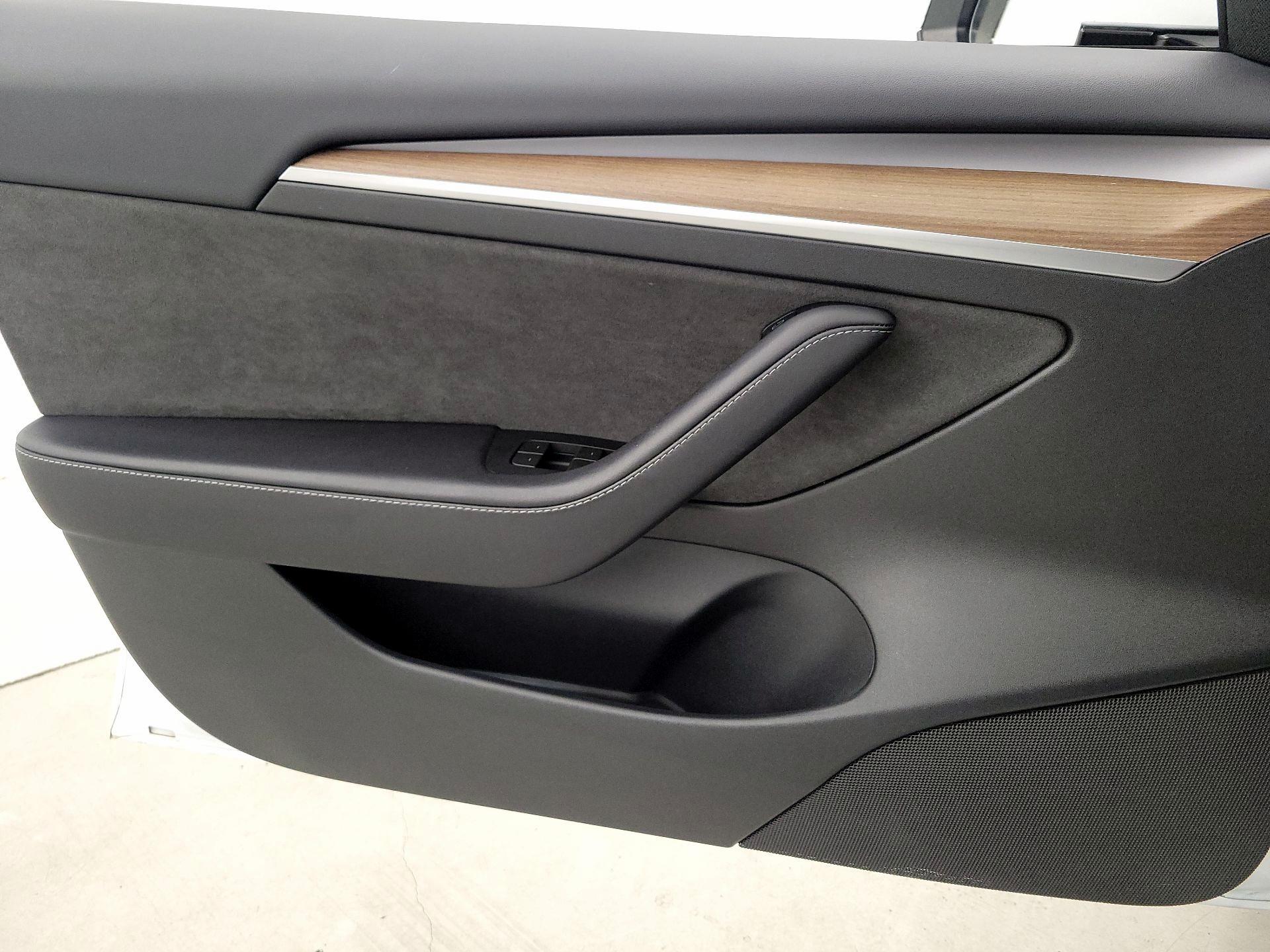 Thumbnail: 2023 Tesla Model 3 - 12
