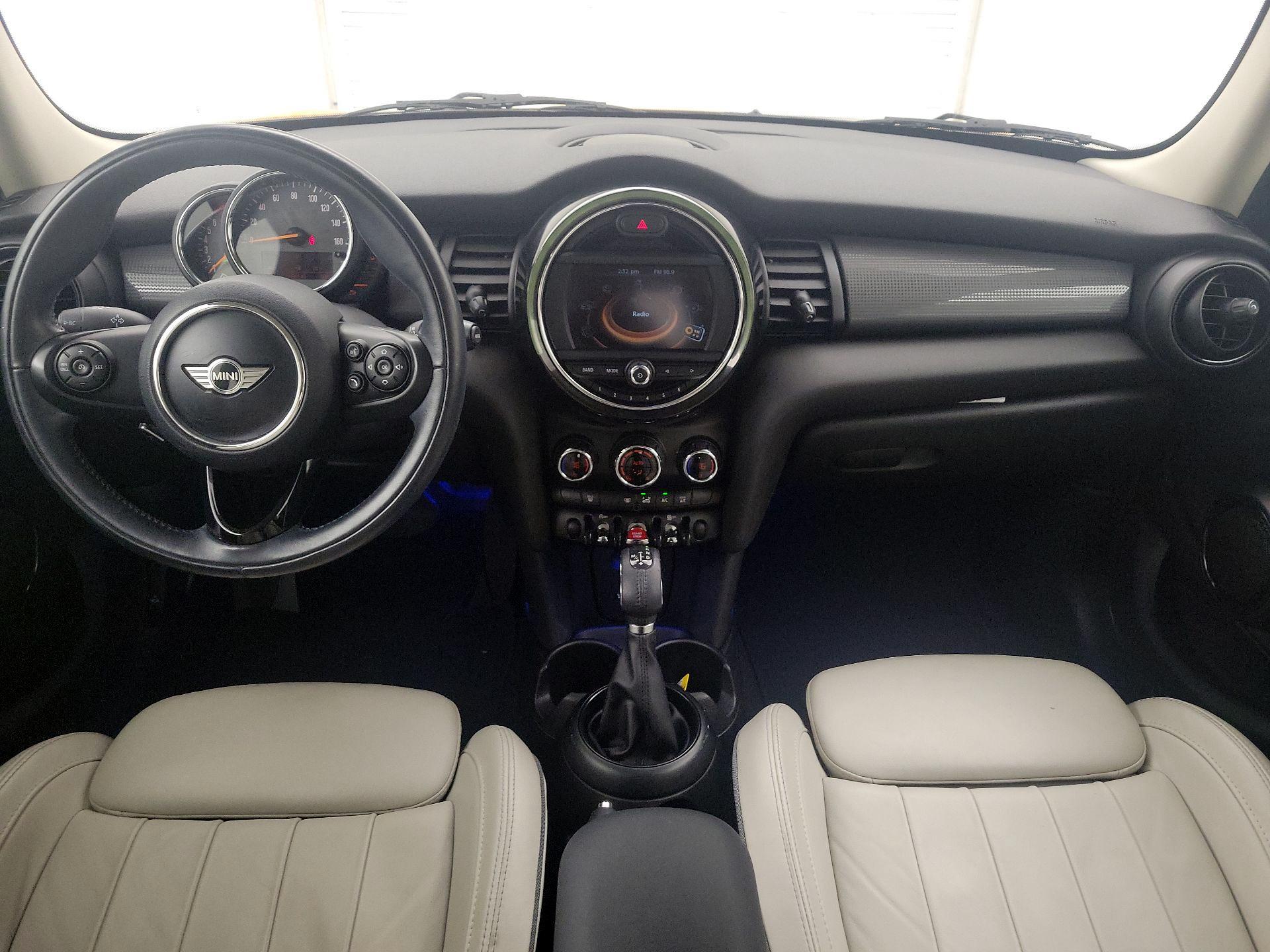 Thumbnail: 2017 MINI Cooper Hardtop - 9