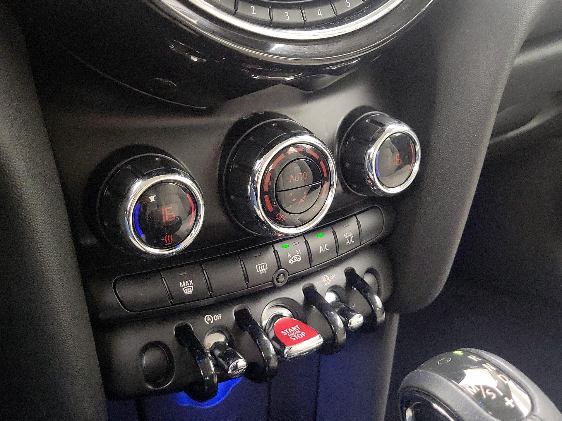 Thumbnail: 2017 MINI Cooper Hardtop - 16