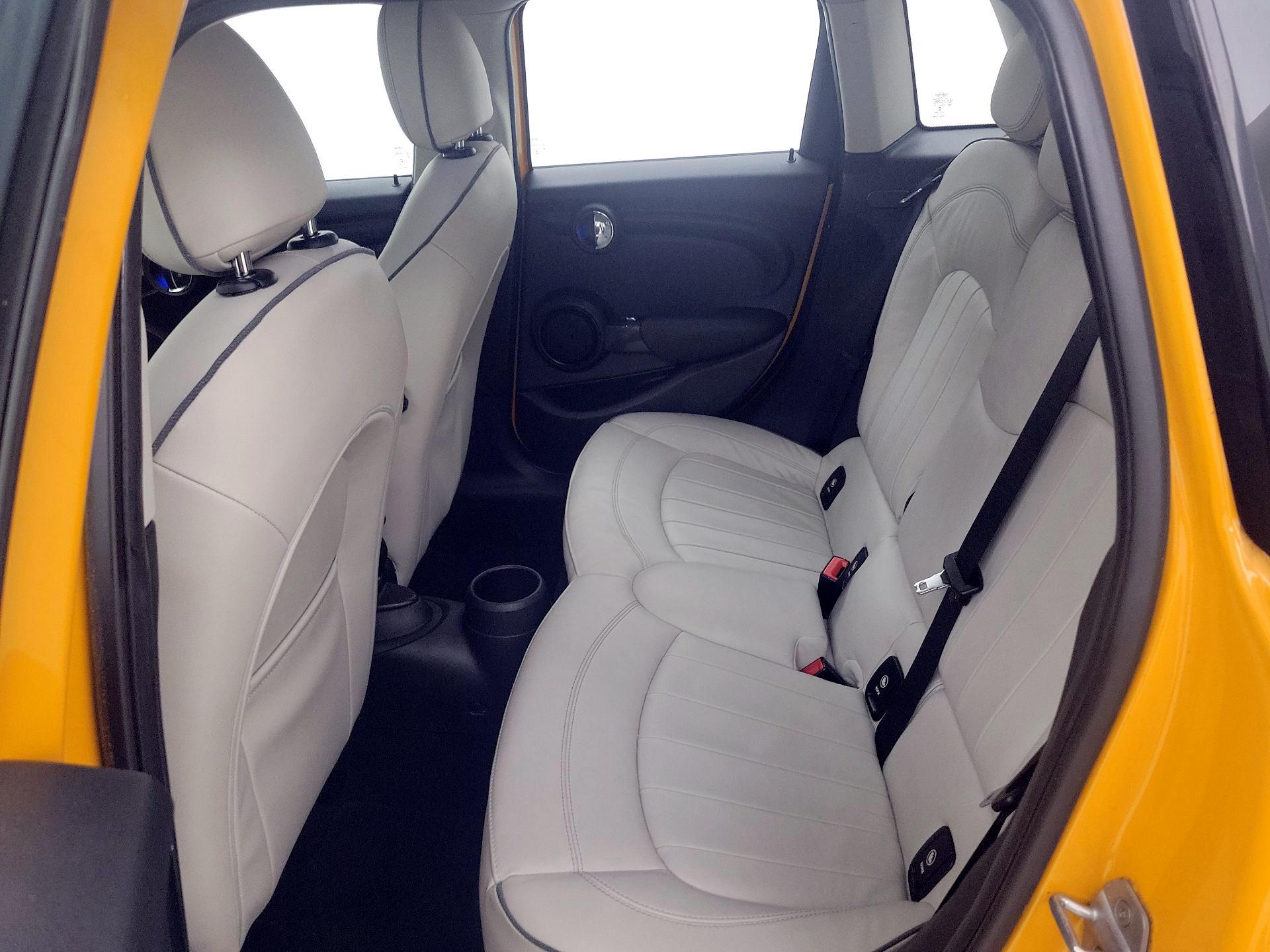 Thumbnail: 2017 MINI Cooper Hardtop - 19