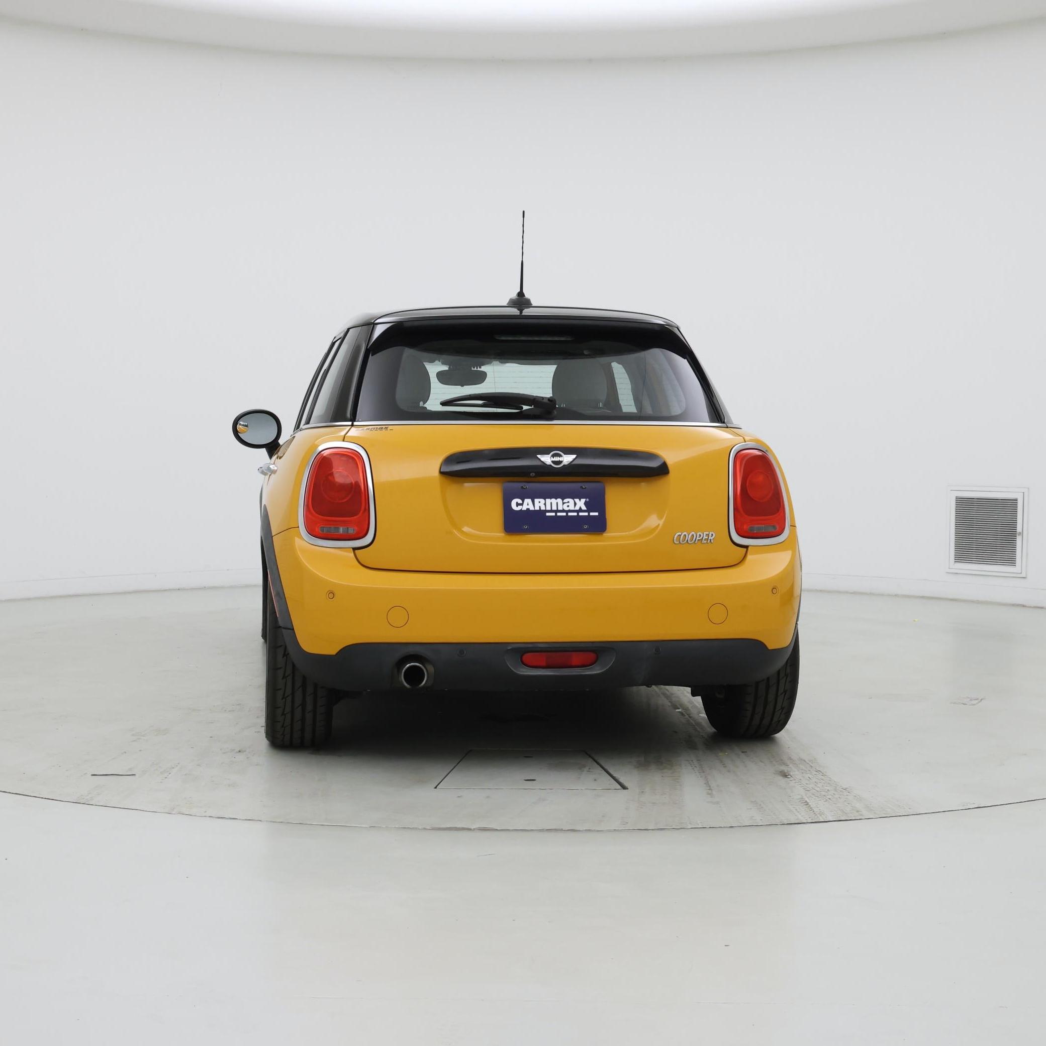 Thumbnail: 2017 MINI Cooper Hardtop - 6