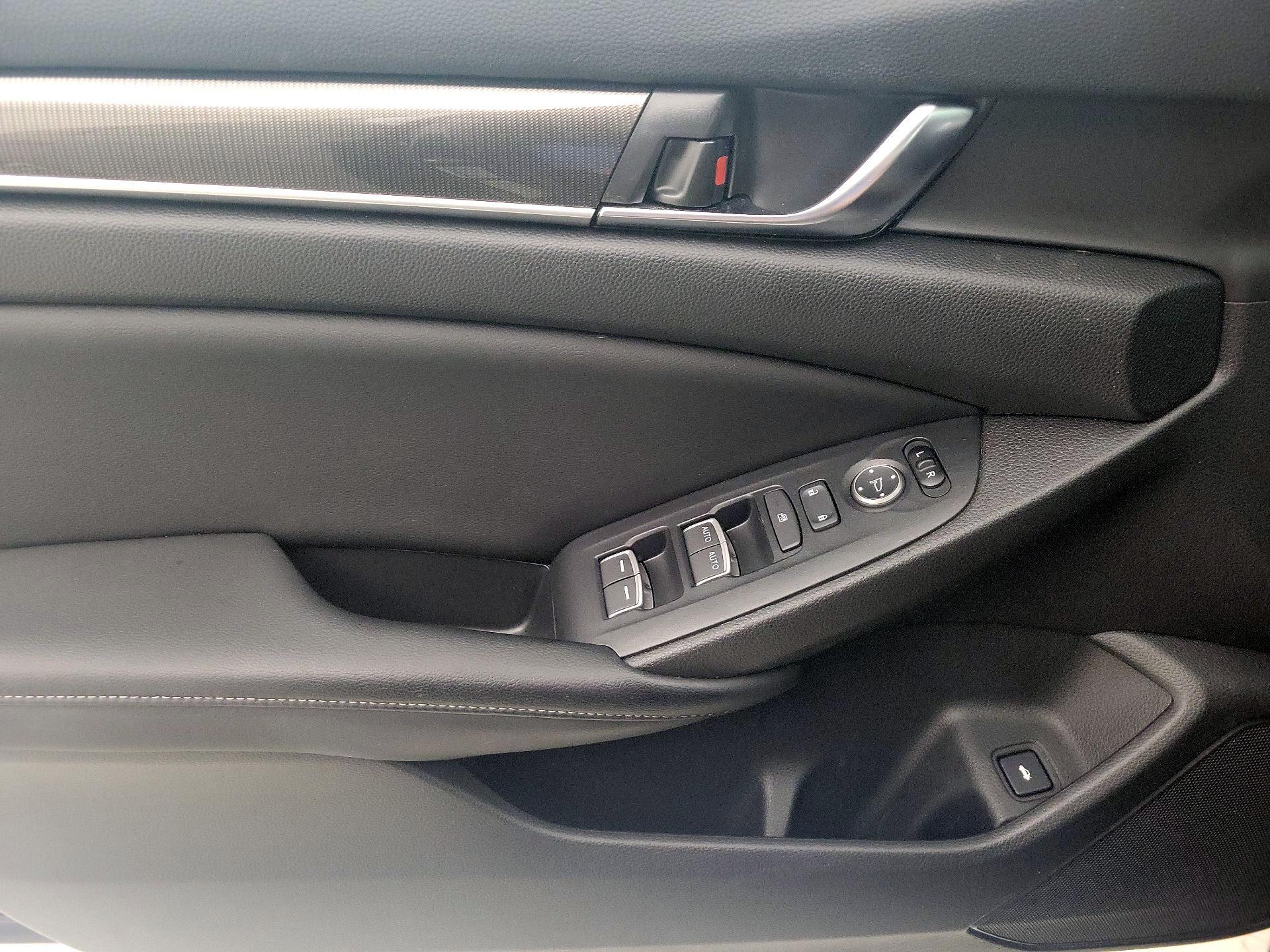 Thumbnail: 2018 Honda Accord - 12