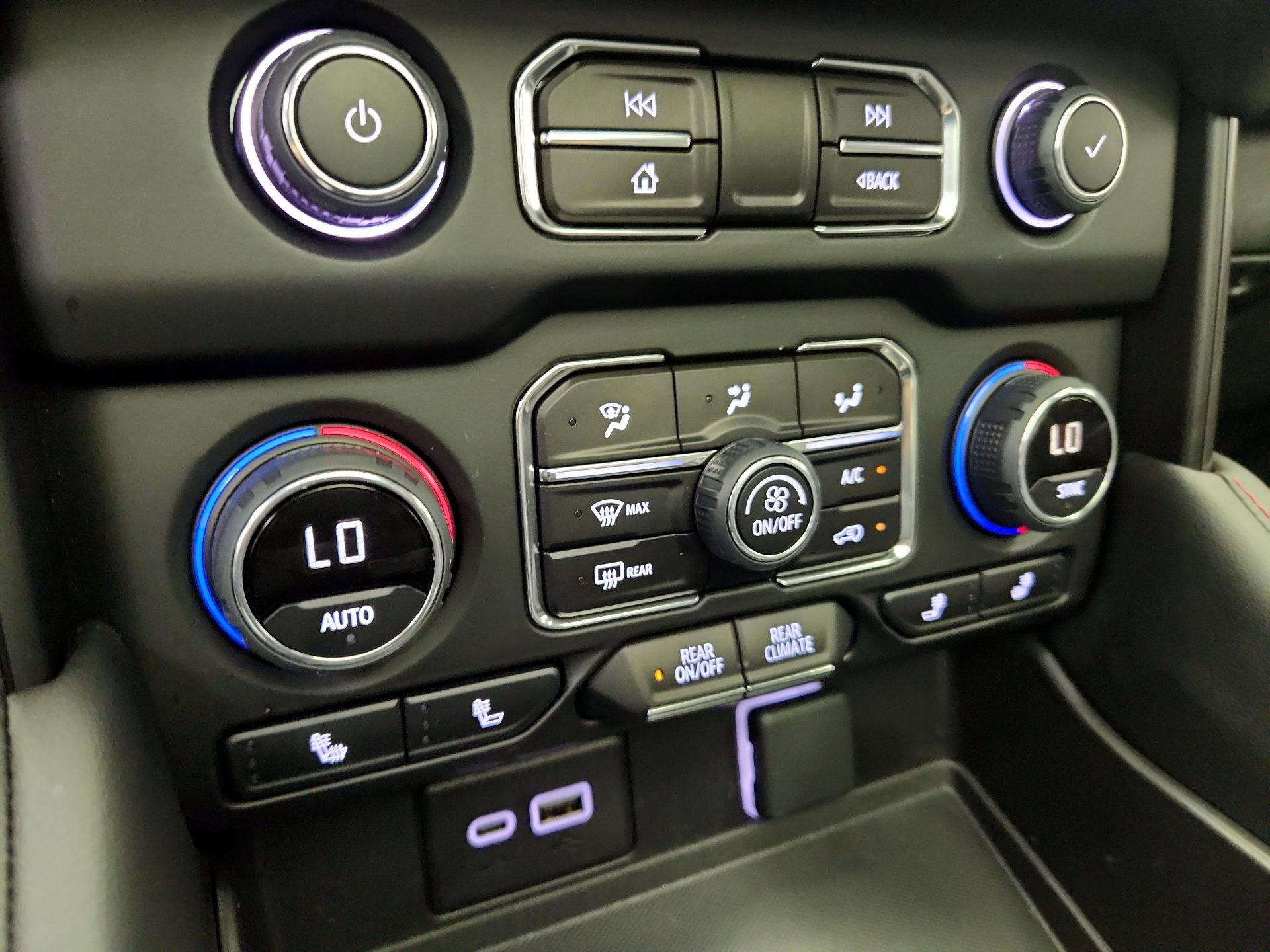 Thumbnail: 2024 Chevrolet Tahoe - 17