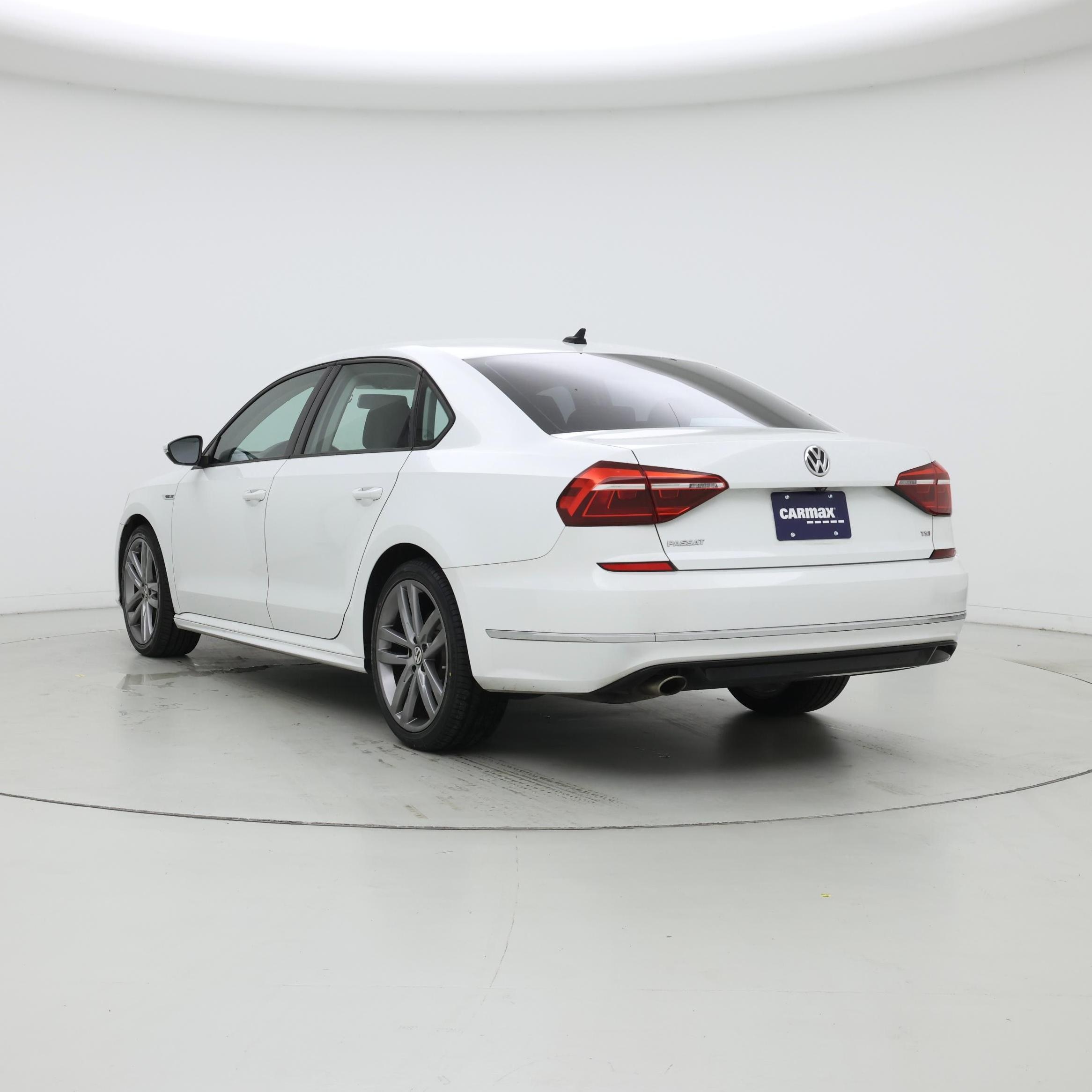 Thumbnail: 2018 Volkswagen Passat - 2