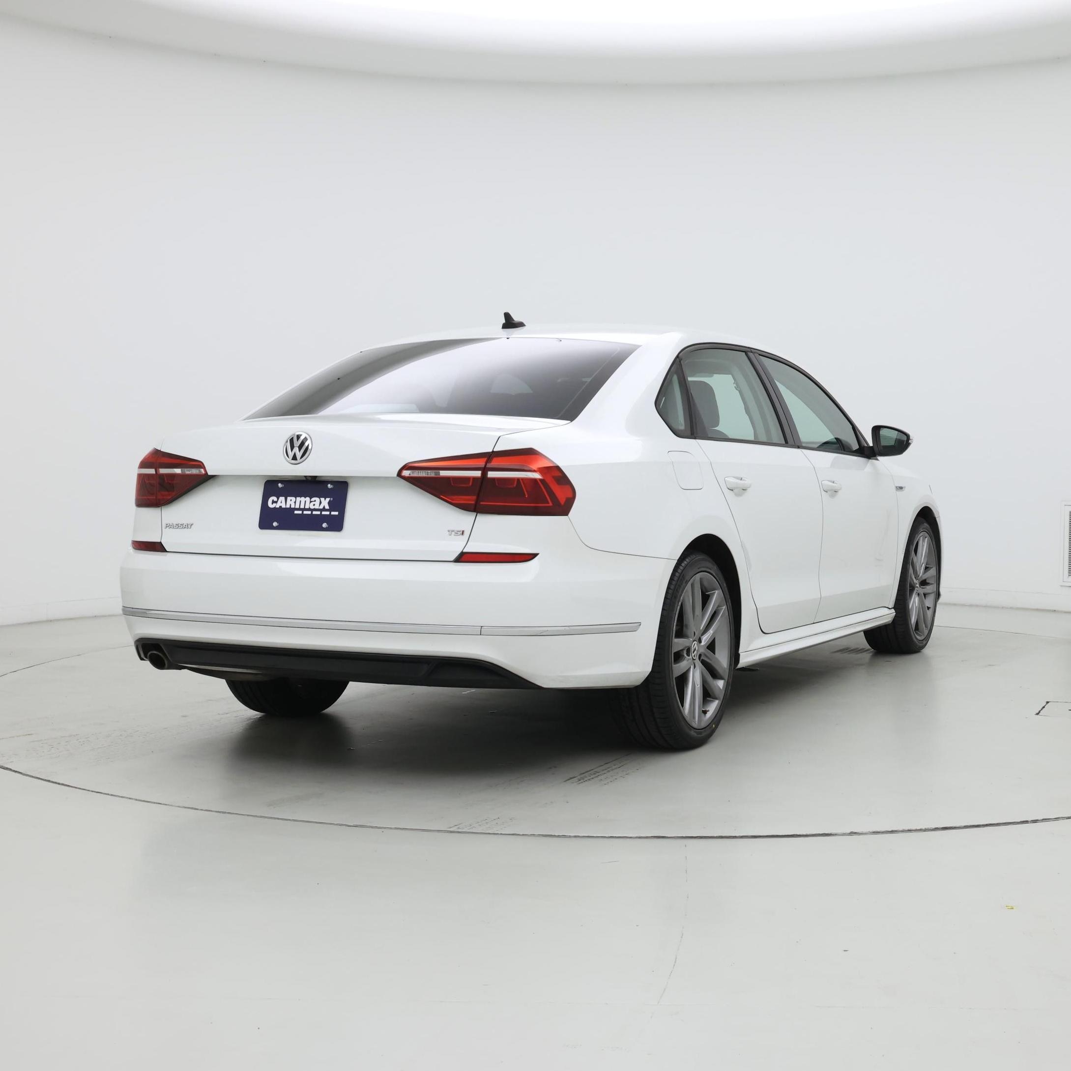 Thumbnail: 2018 Volkswagen Passat - 8