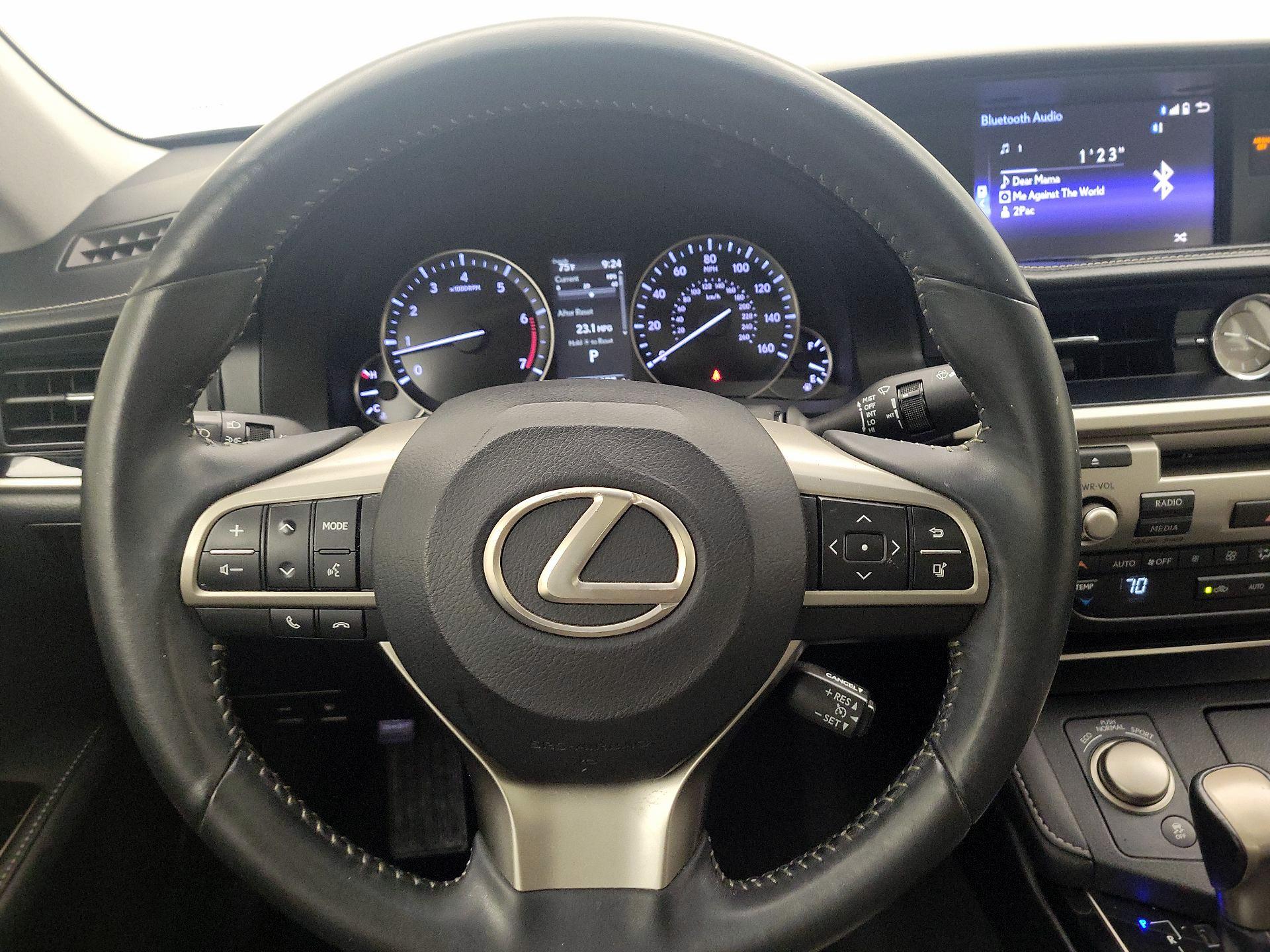 Thumbnail: 2016 Lexus ES - 10