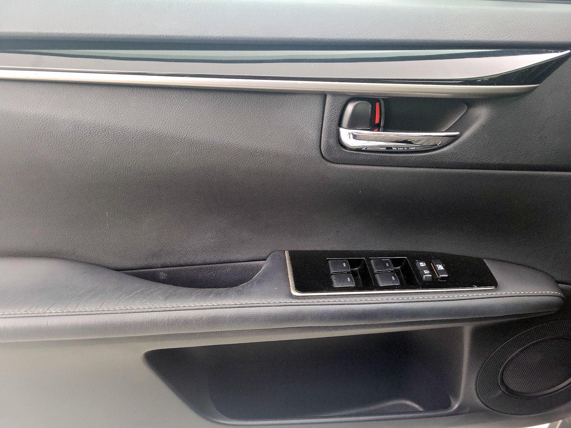 Thumbnail: 2016 Lexus ES - 12