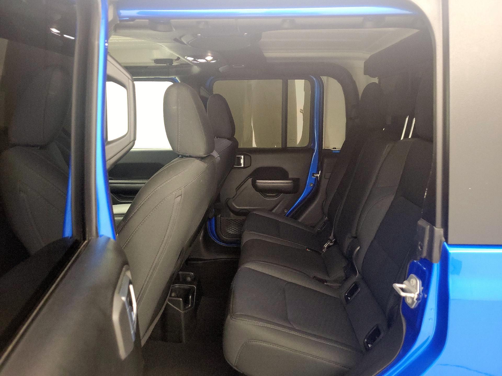 Thumbnail: 2021 Jeep Gladiator - 18