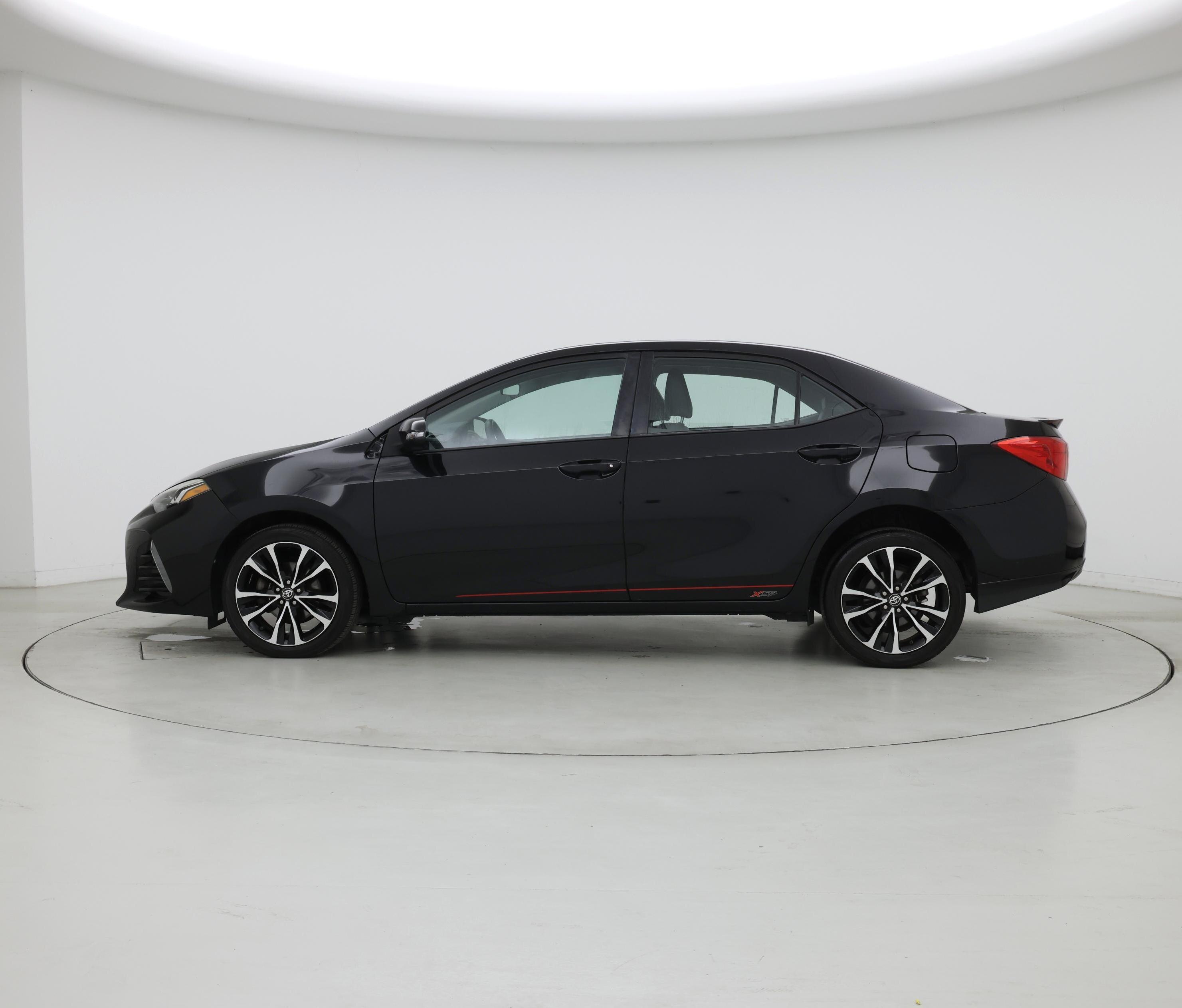 Thumbnail: 2017 Toyota Corolla - 3