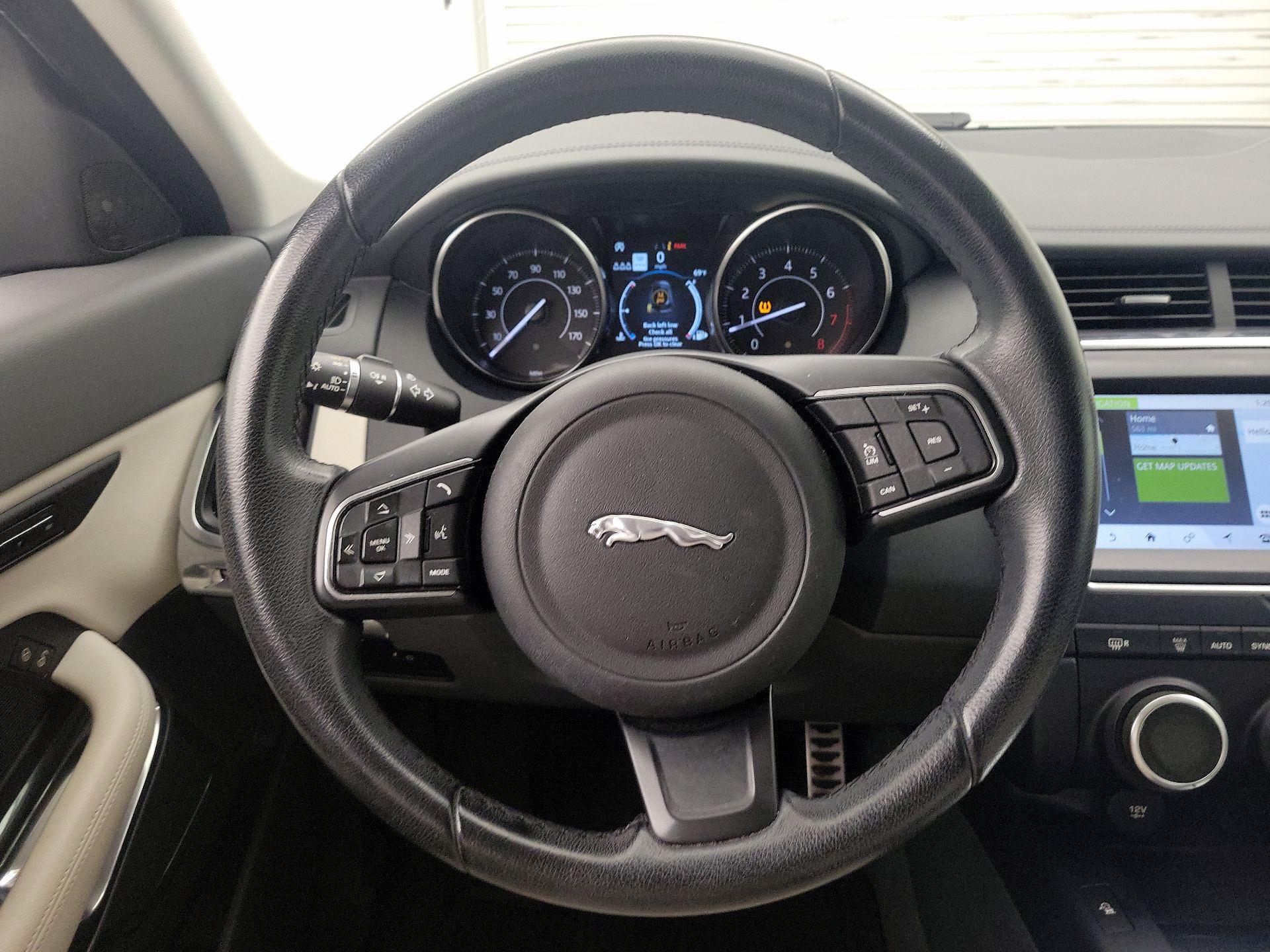Thumbnail: 2019 Jaguar E-Pace - 10