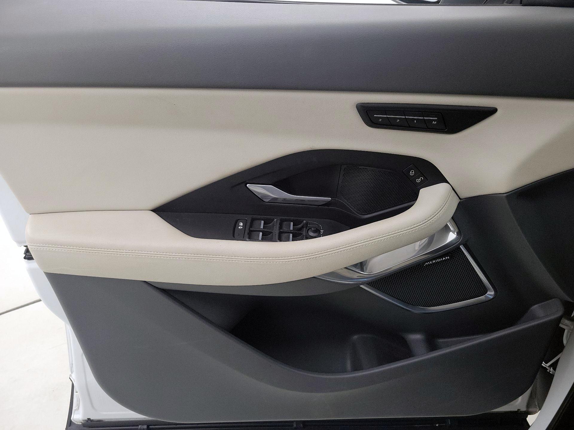 Thumbnail: 2019 Jaguar E-Pace - 12