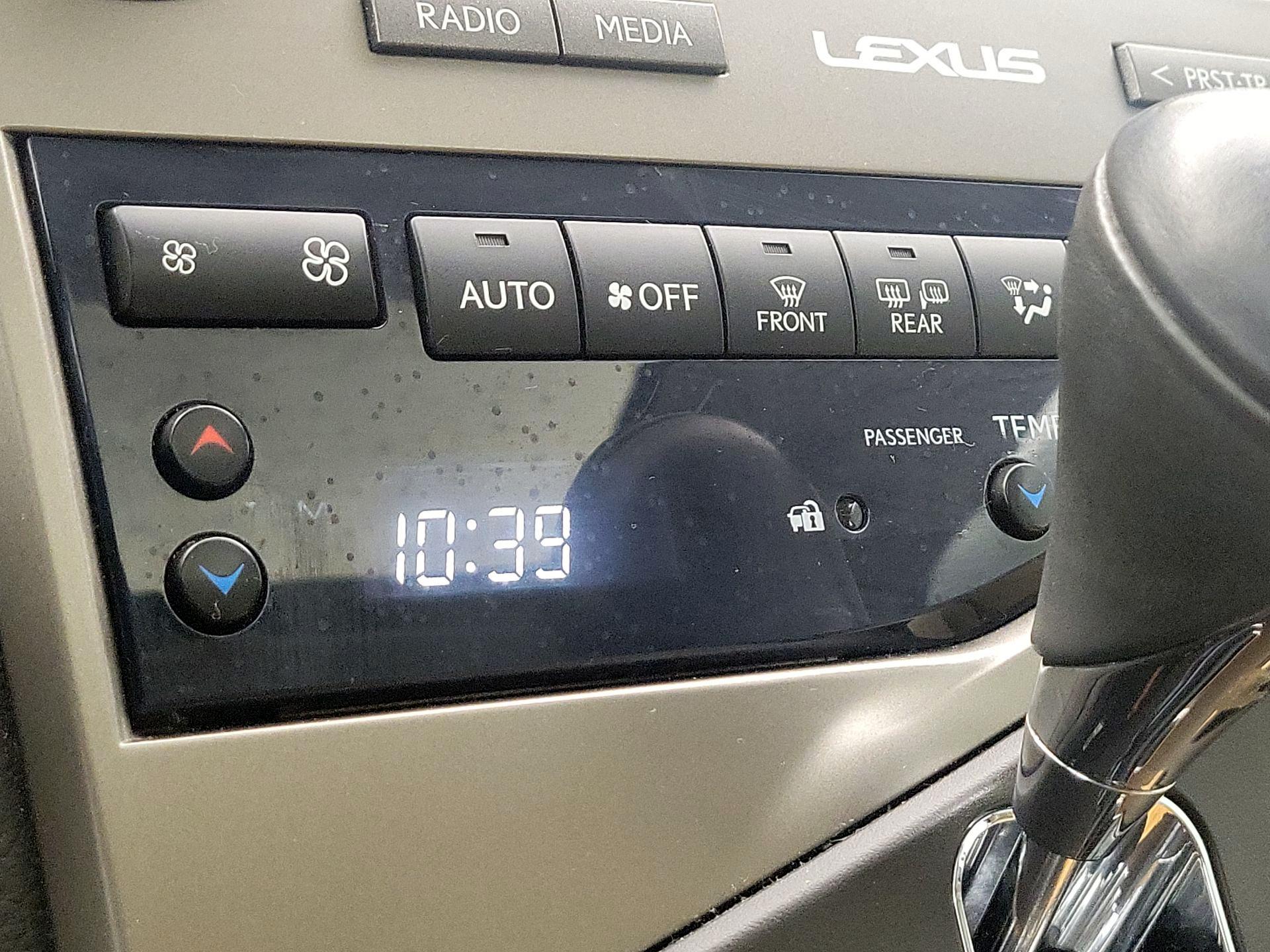 Thumbnail: 2015 Lexus RX - 16