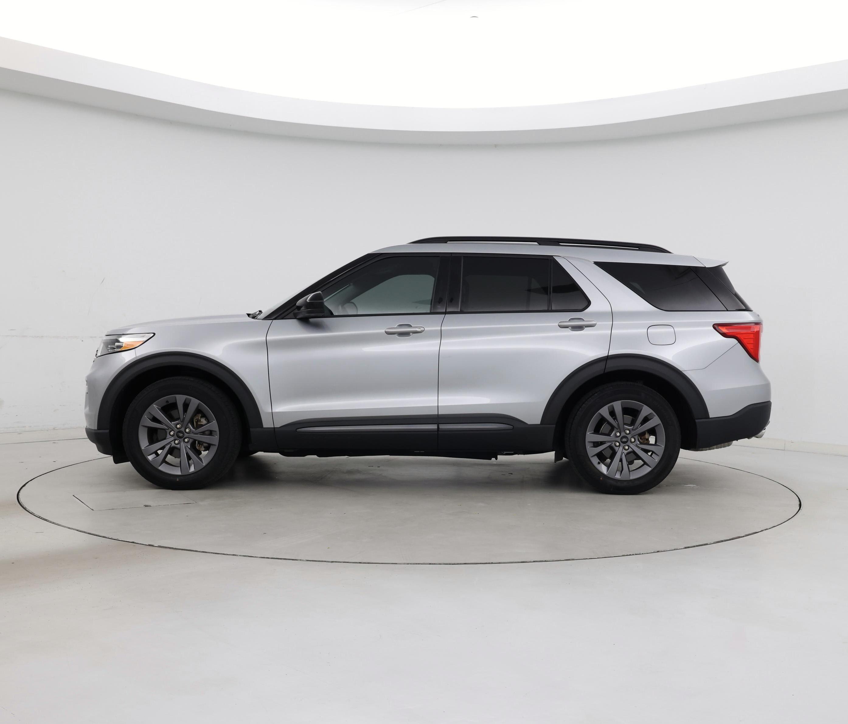 Thumbnail: 2022 Ford Explorer - 3