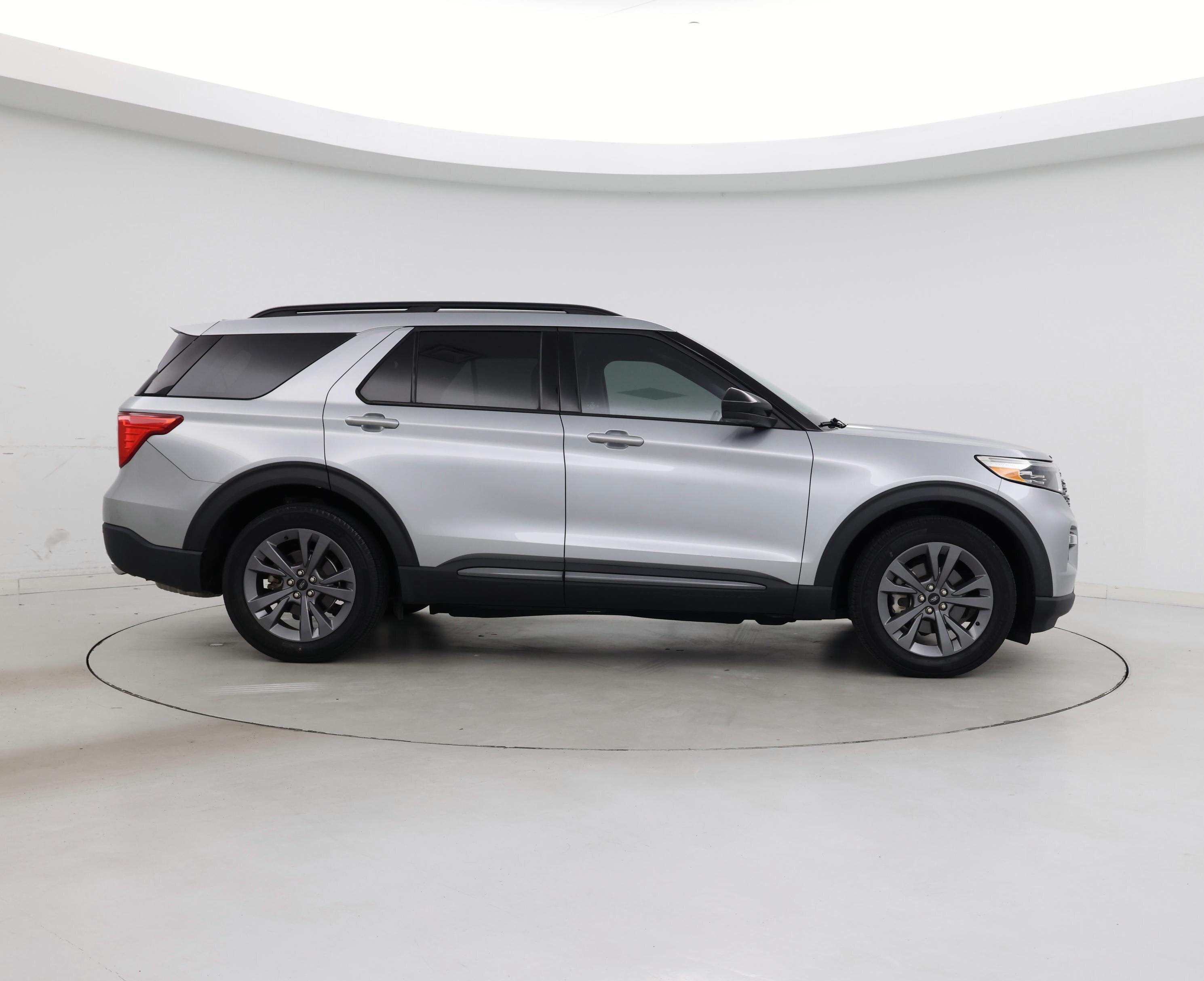 Thumbnail: 2022 Ford Explorer - 7