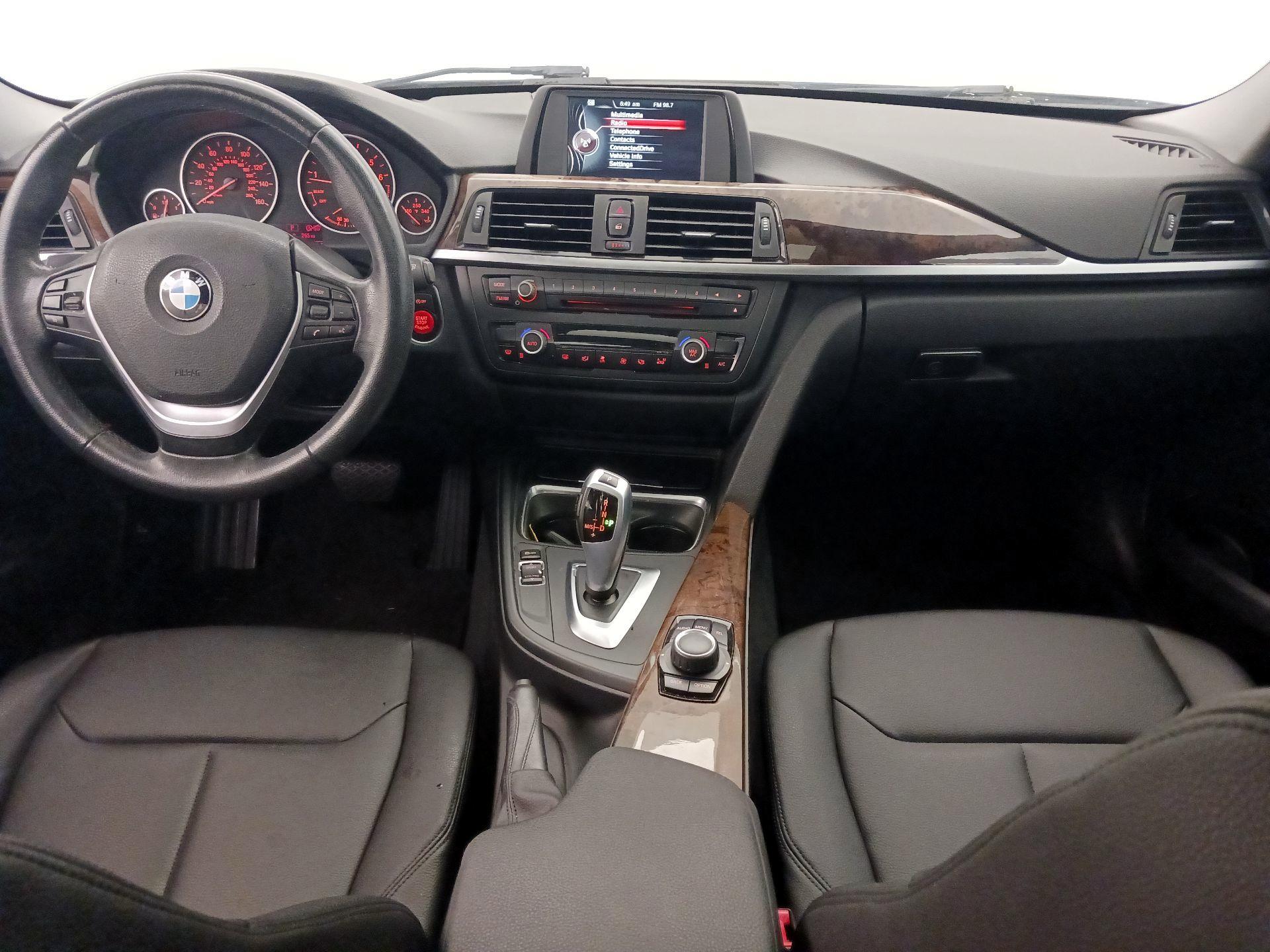 Thumbnail: 2015 BMW 3 Series - 9