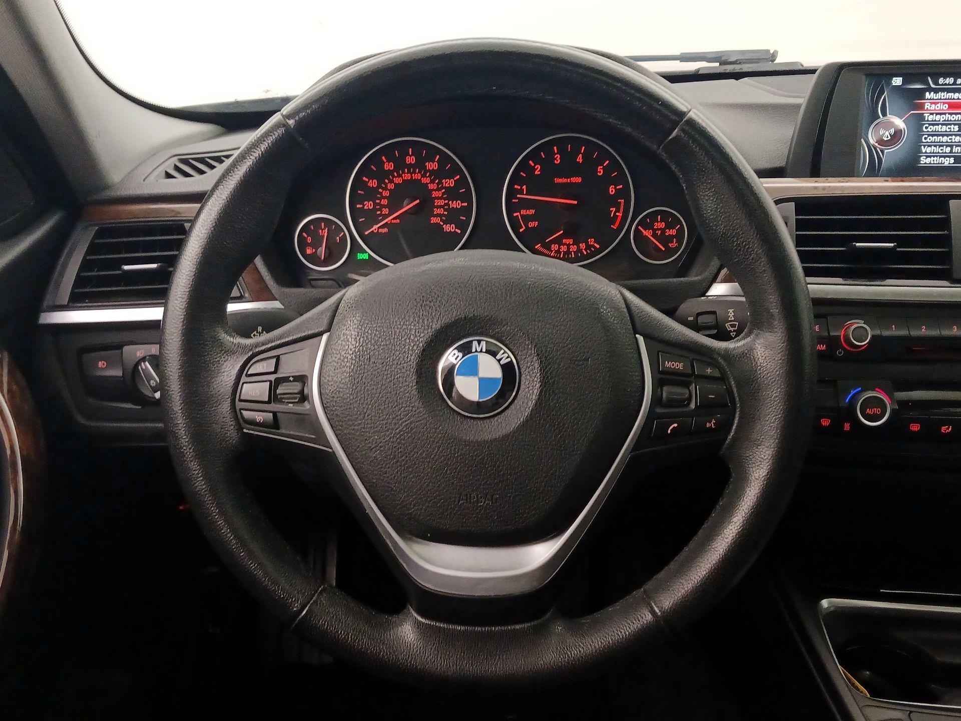 Thumbnail: 2015 BMW 3 Series - 10