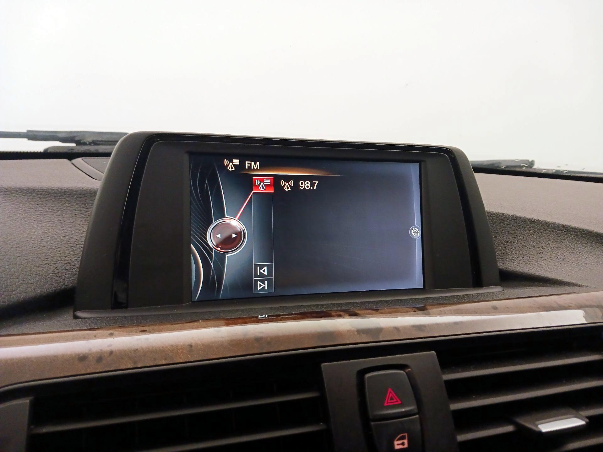 Thumbnail: 2015 BMW 3 Series - 14