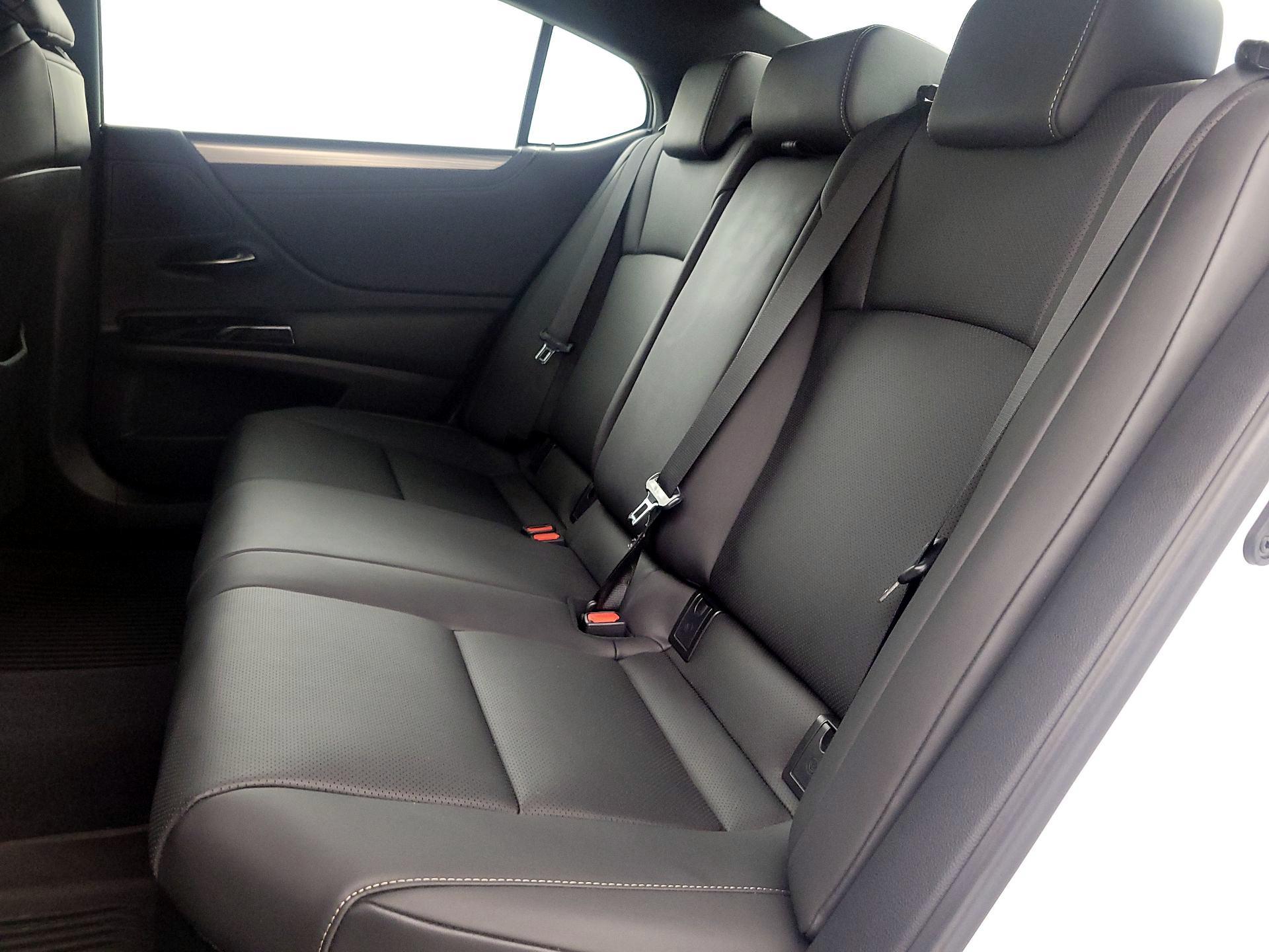 Thumbnail: 2023 Lexus ES - 20