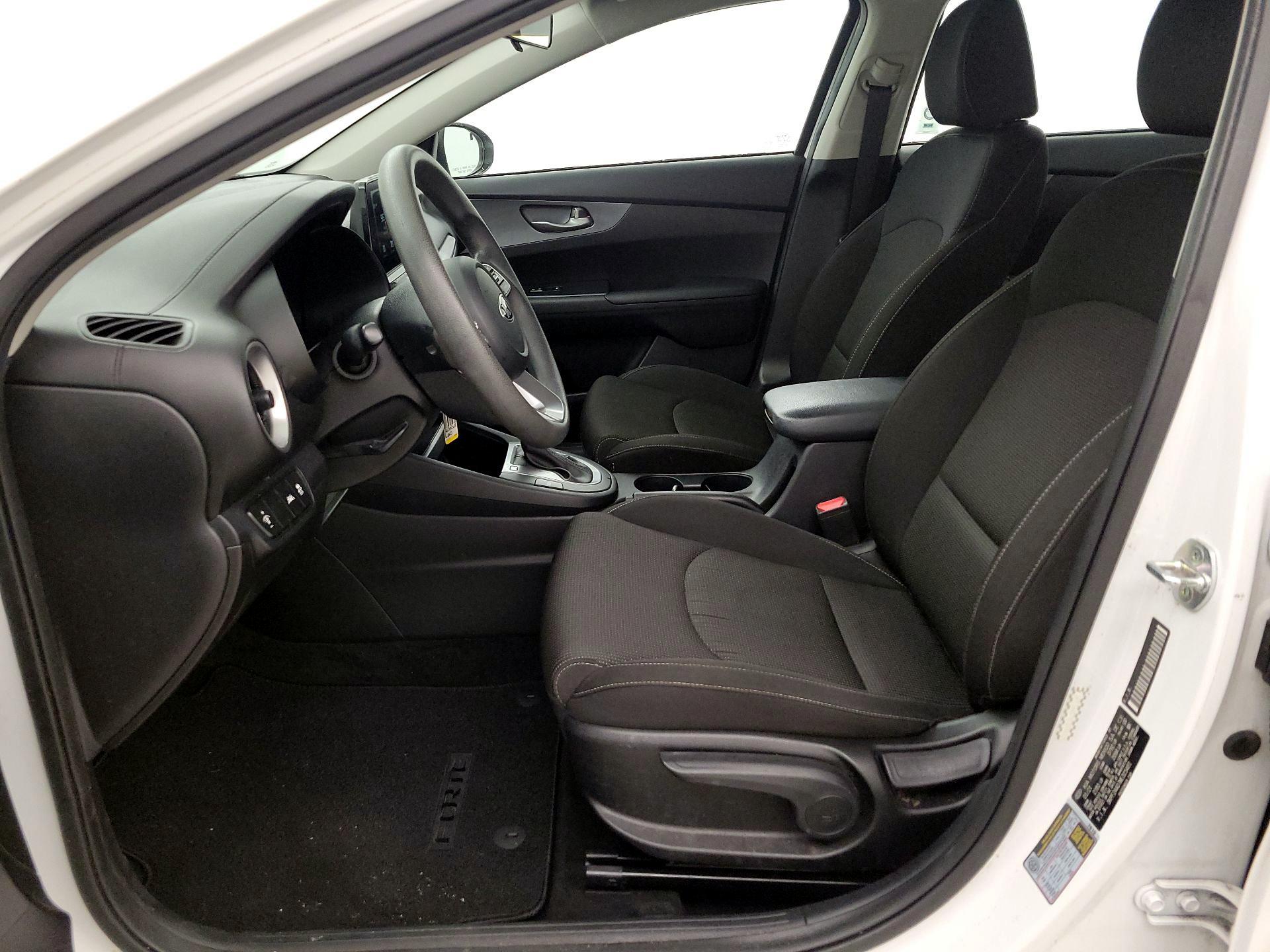 Thumbnail: 2021 Kia Forte - 11