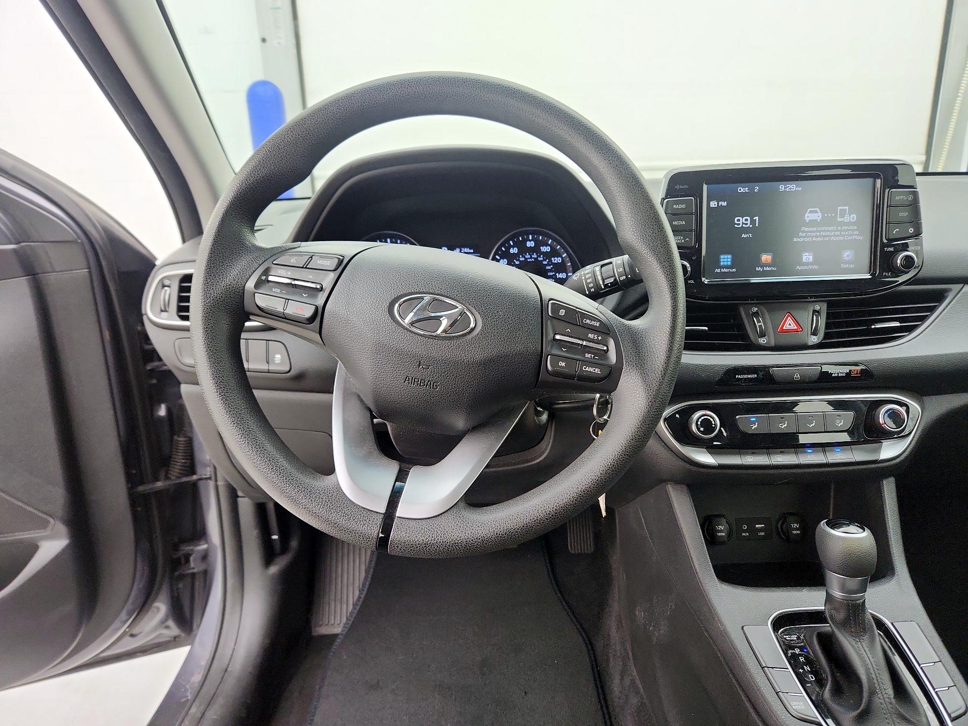 Thumbnail: 2018 Hyundai Elantra - 10