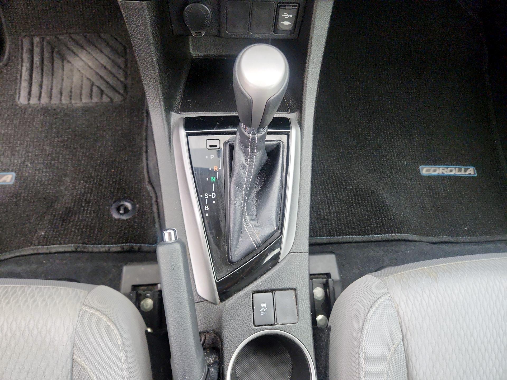 Thumbnail: 2015 Toyota Corolla - 17