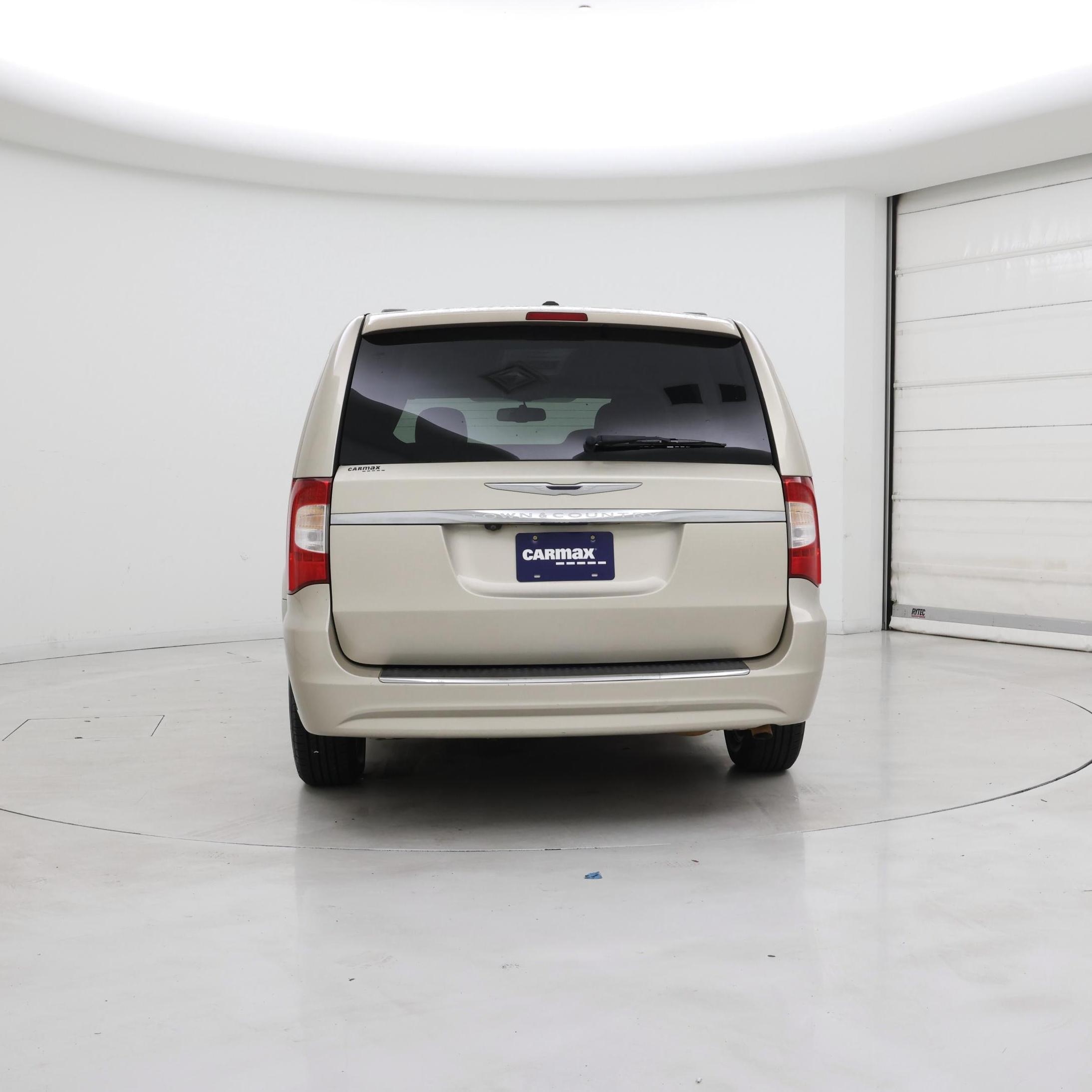 Thumbnail: 2016 Chrysler Town & Country - 6