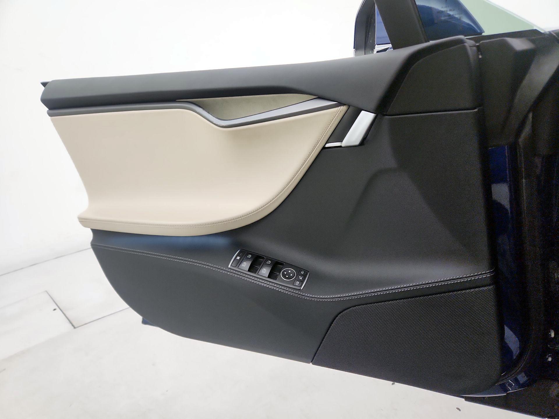 Thumbnail: 2020 Tesla Model S - 12