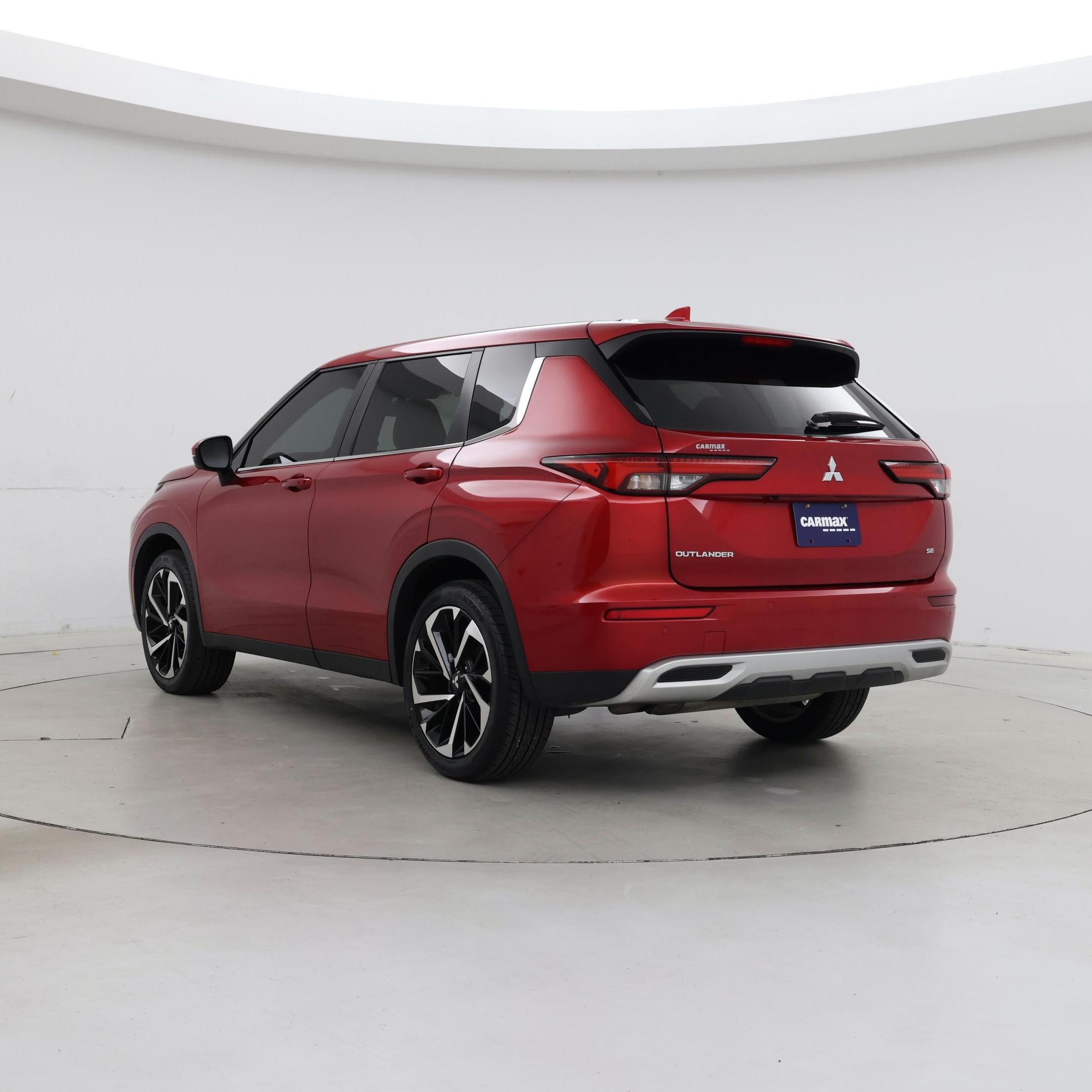 Thumbnail: 2023 Mitsubishi Outlander - 2
