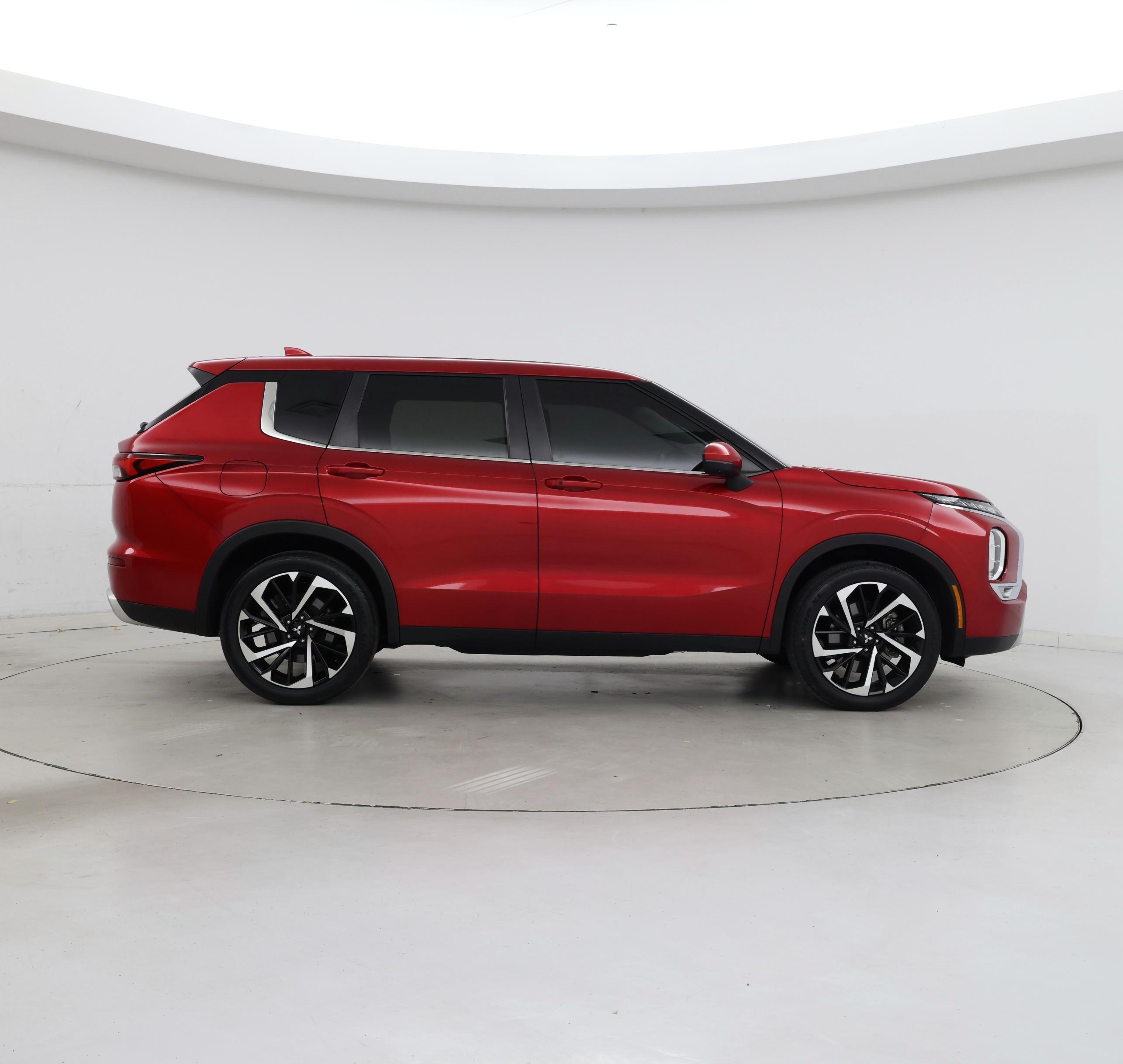 Thumbnail: 2023 Mitsubishi Outlander - 7